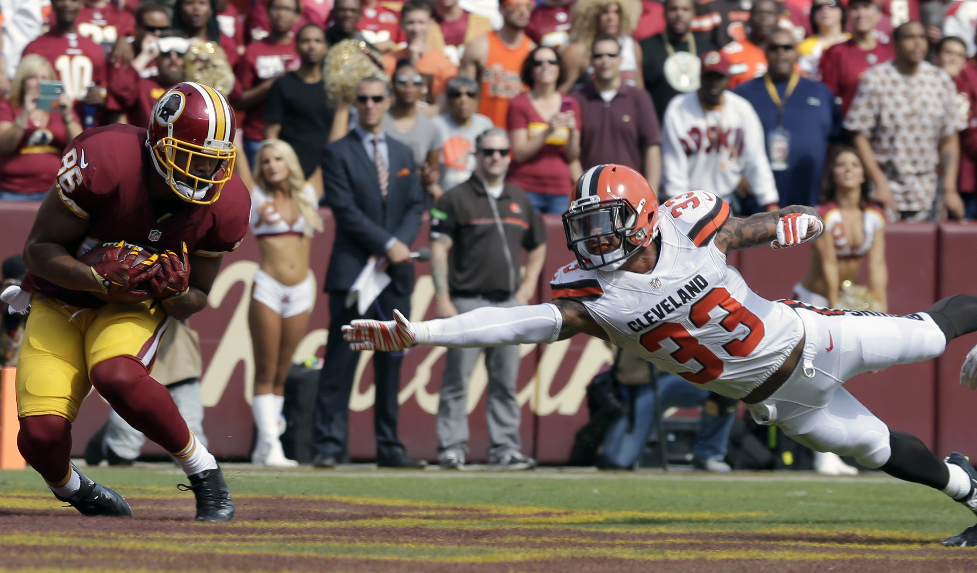 Redskins thrive in red zone, force turnovers to beat Browns