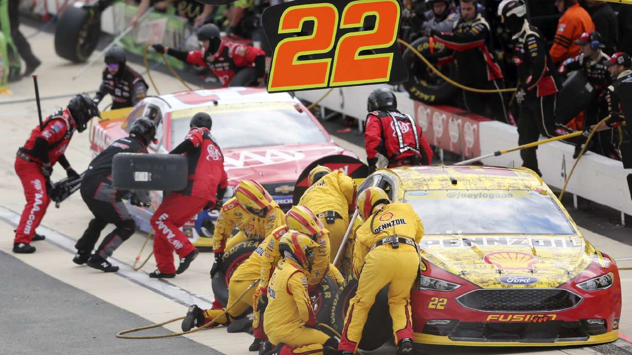 Dillon surprises at Dover to advance to 2nd round of Chase