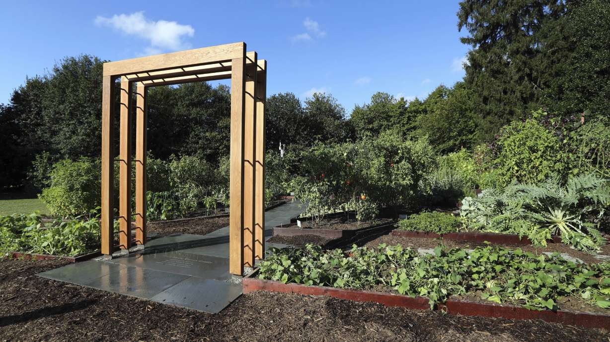 First lady going all-out to preserve White House garden