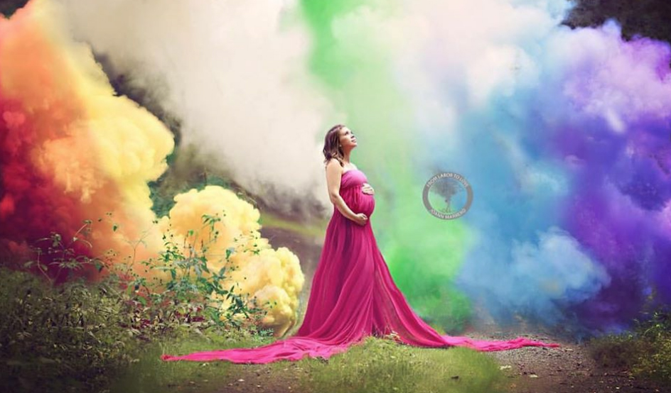 Woman’s colorful maternity photo spreads message of loss, hope
