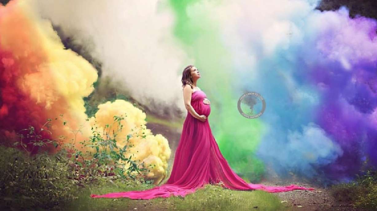 Woman’s colorful maternity photo spreads message of loss, hope