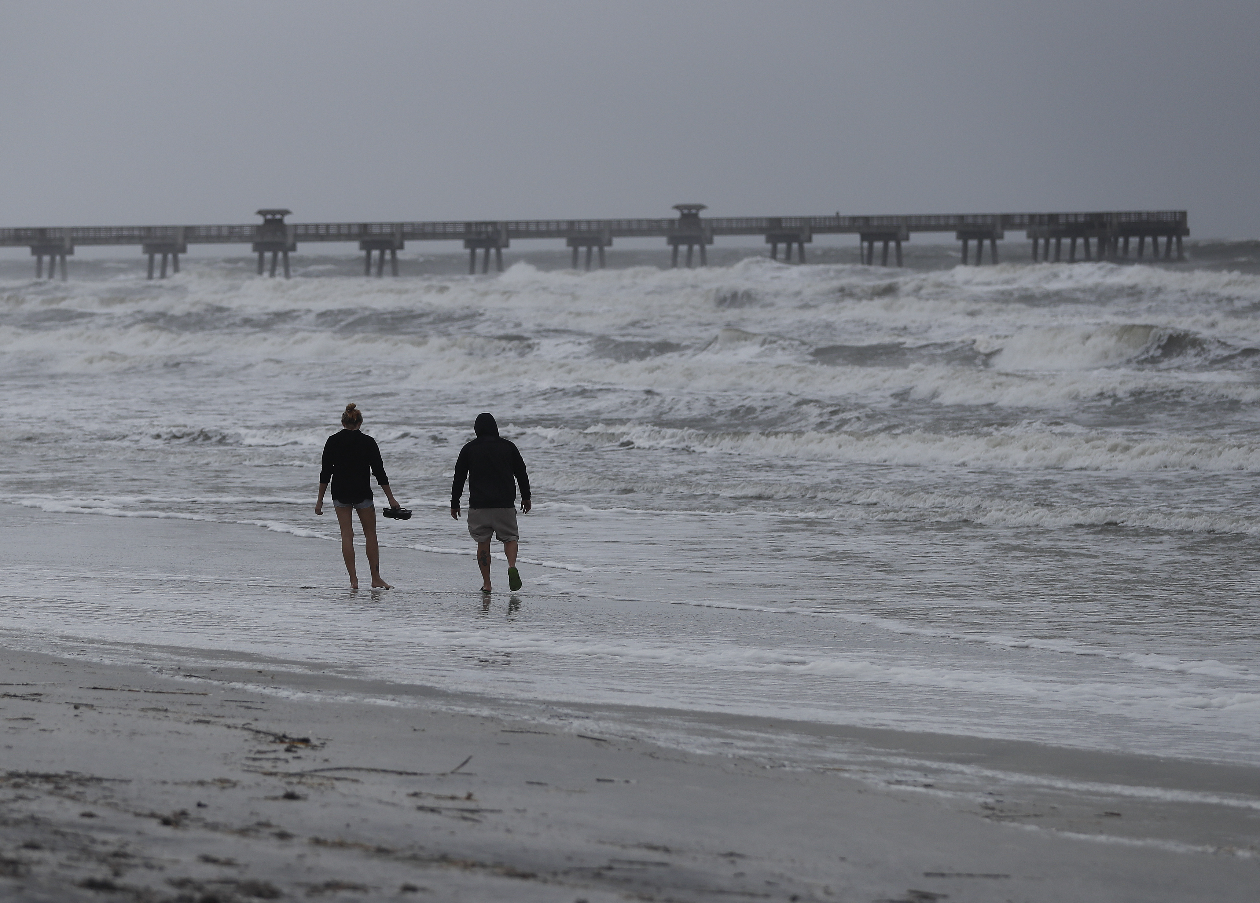Matthew may return later to Florida in 'funky loop' dance