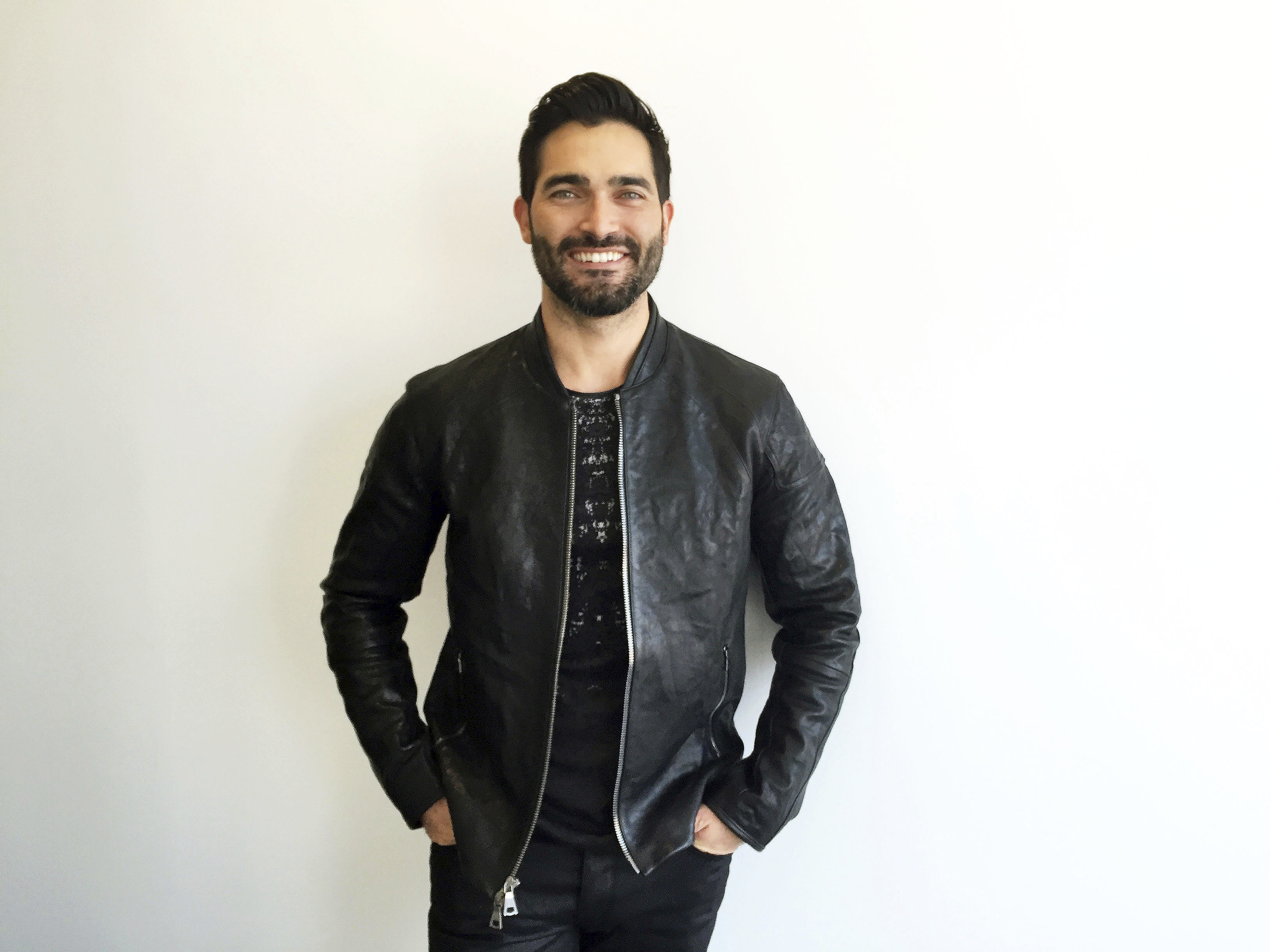 Tyler Hoechlin suits up as Superman for The CW's 'Supergirl'