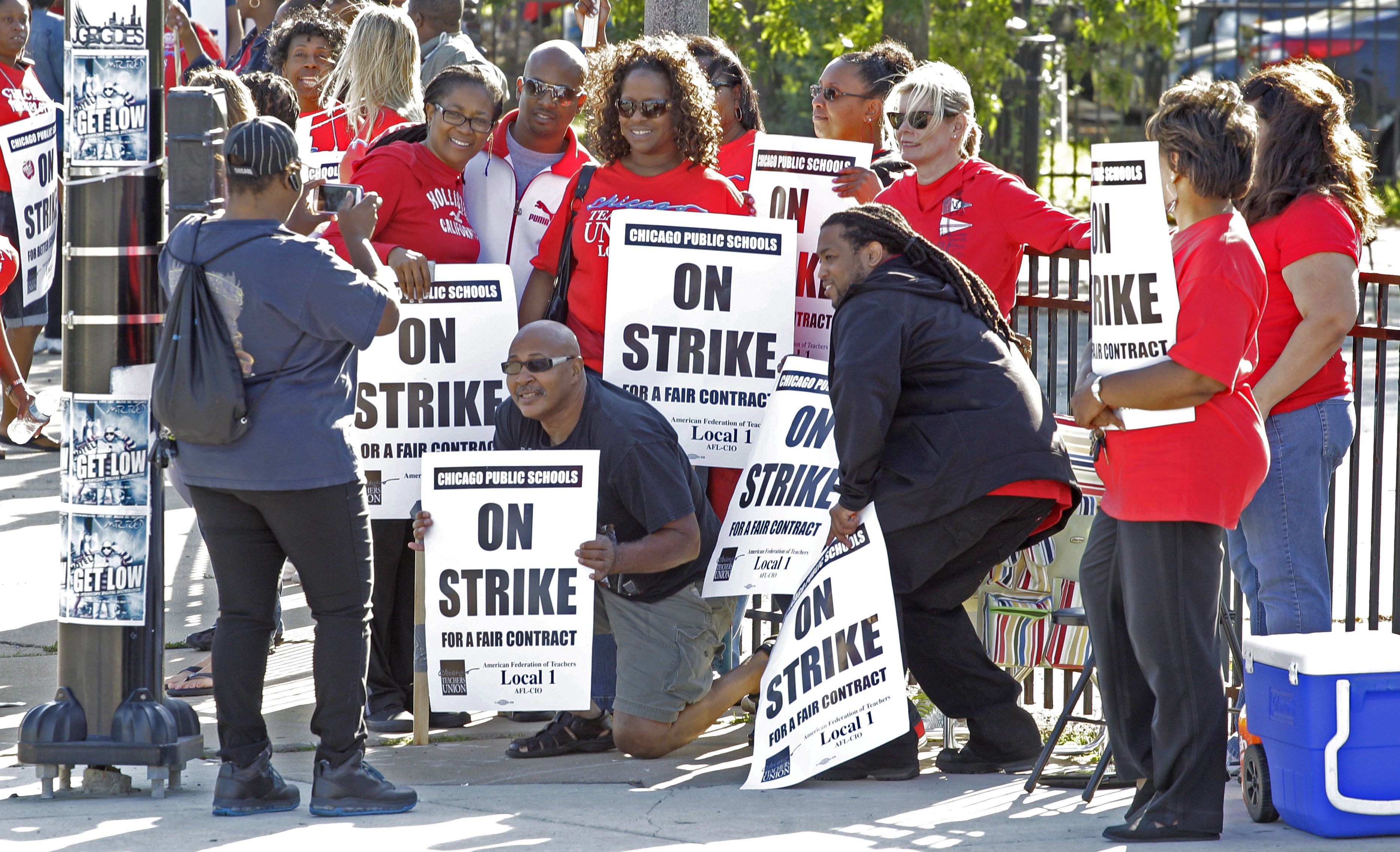 Teachers union, Chicago school district reach contract deal