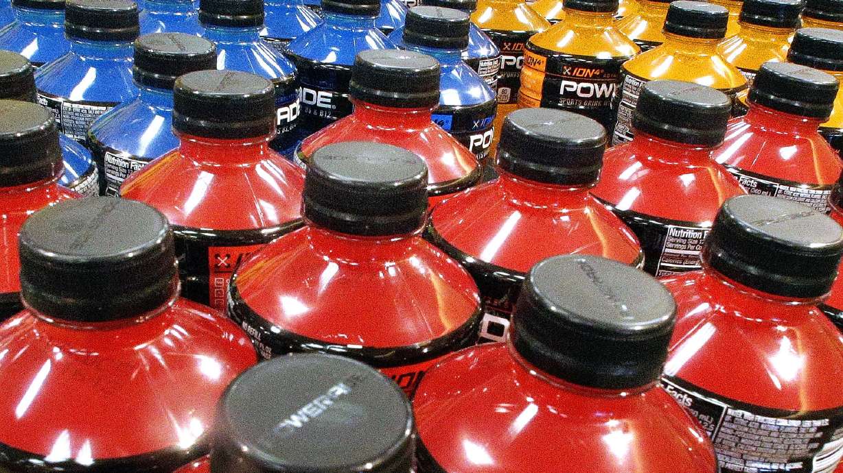 WHO urges countries to raise taxes on sugary drinks