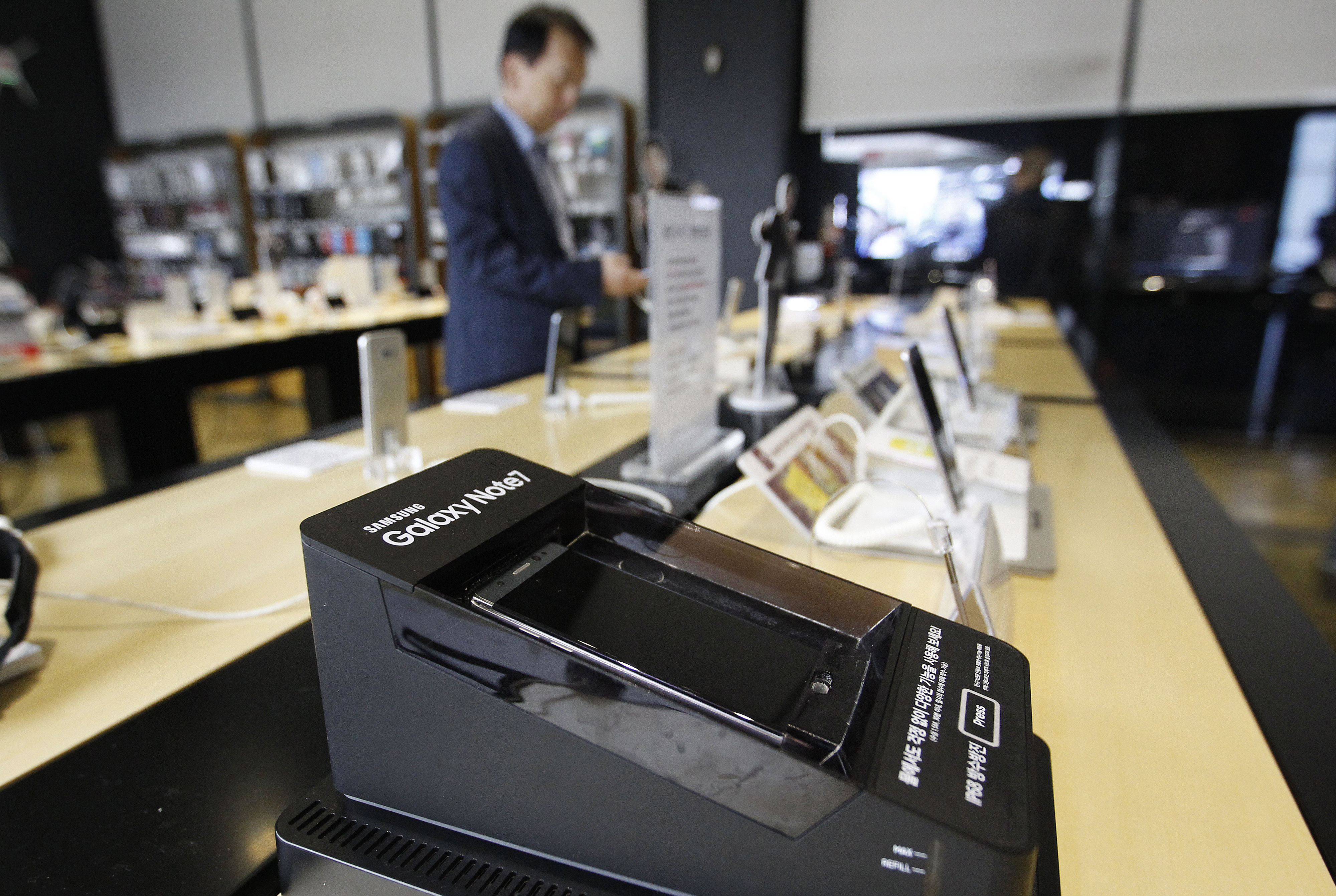 Samsung's smartphone brand takes beating from Note 7 fiasco