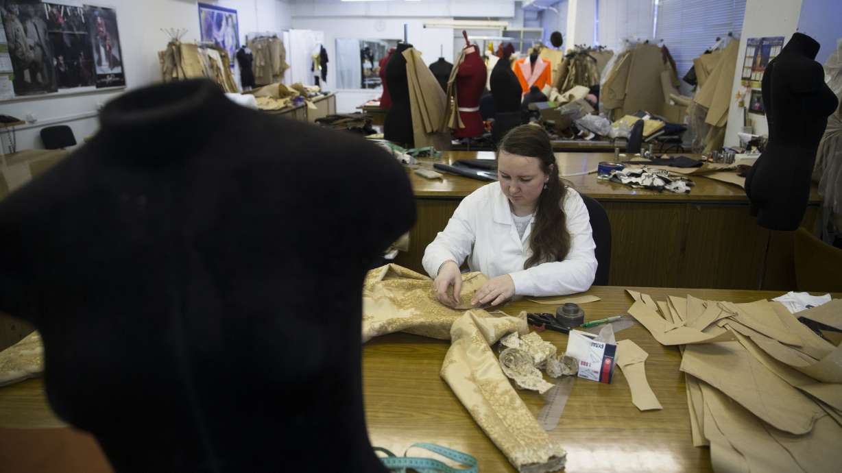 Russian fashion legend Zaitsev to show latest collection