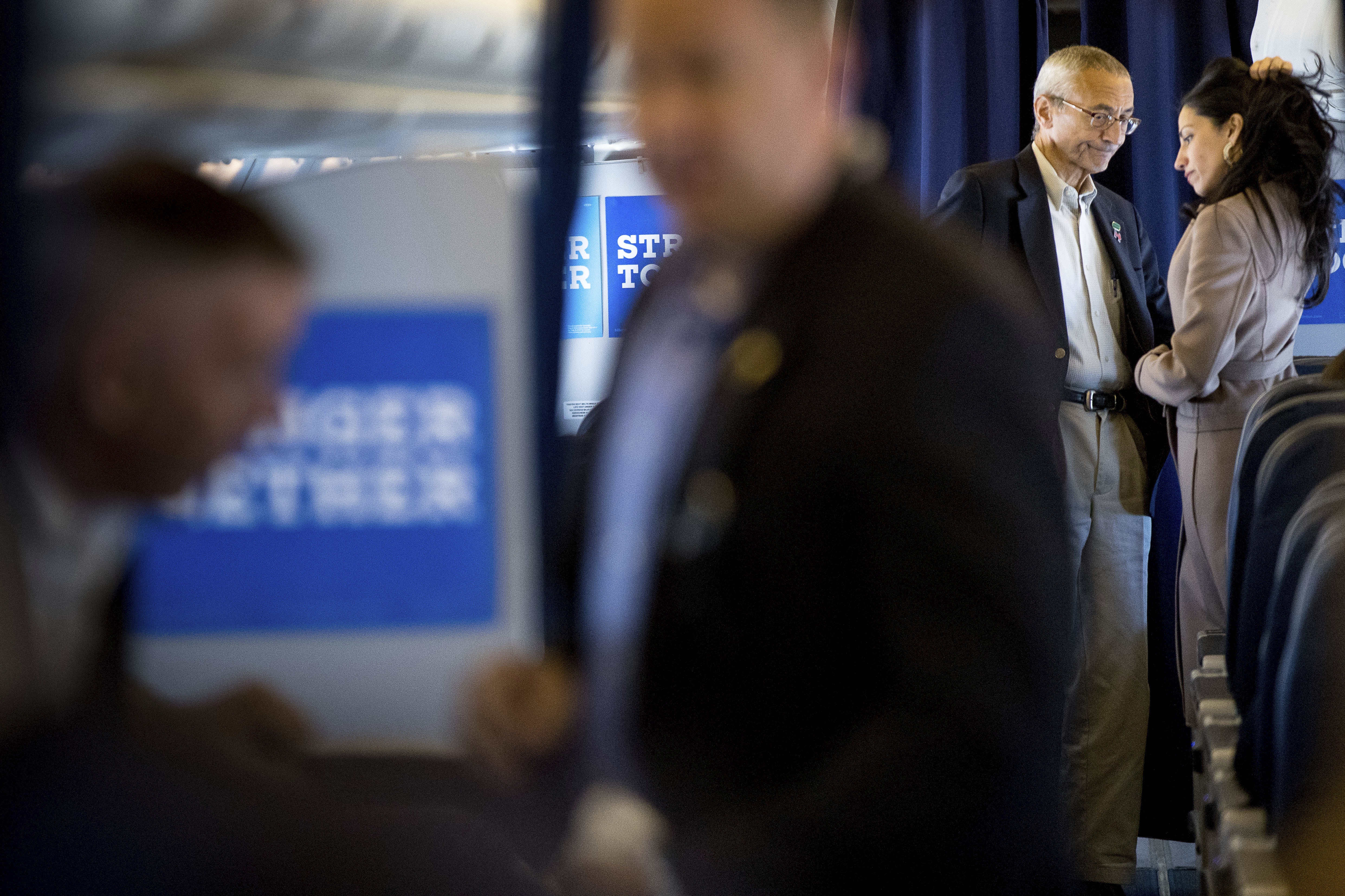 Email: Clinton campaign tried to move back Illinois primary