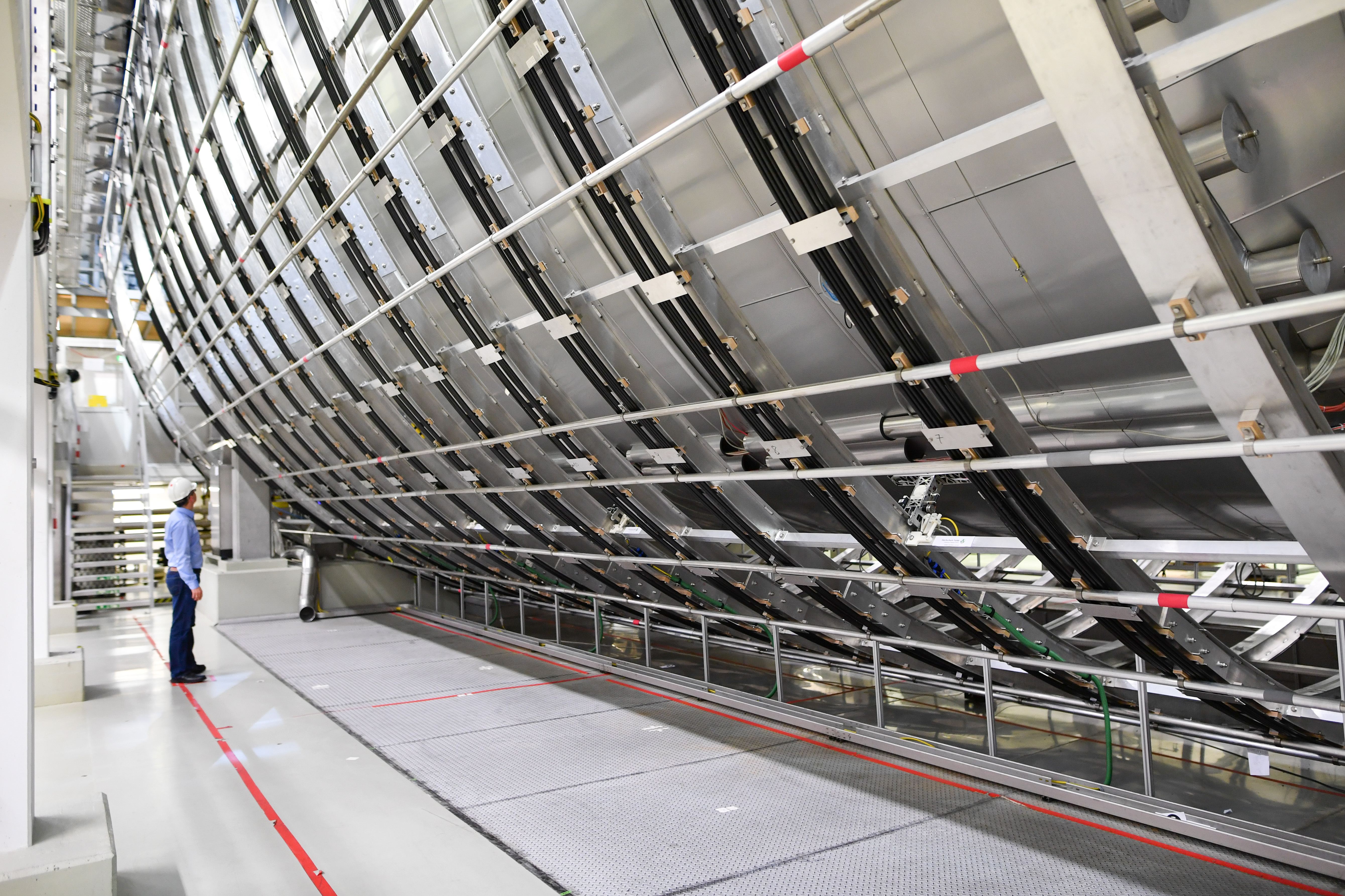 Experiment to weigh 'ghost particles' starts in Germany