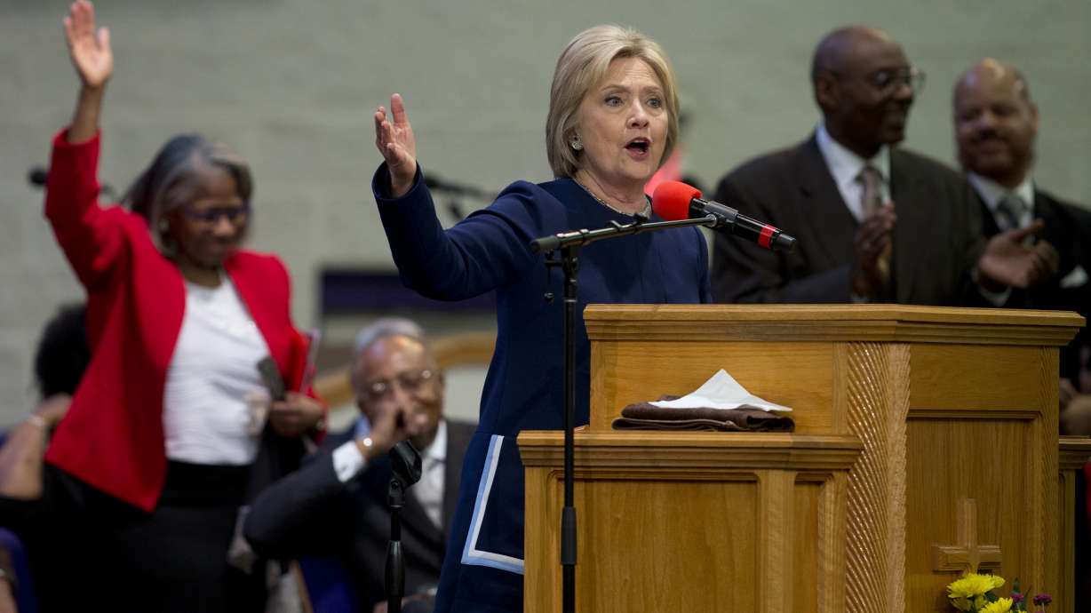 Emails show Clinton treading lightly with Wall Street talks
