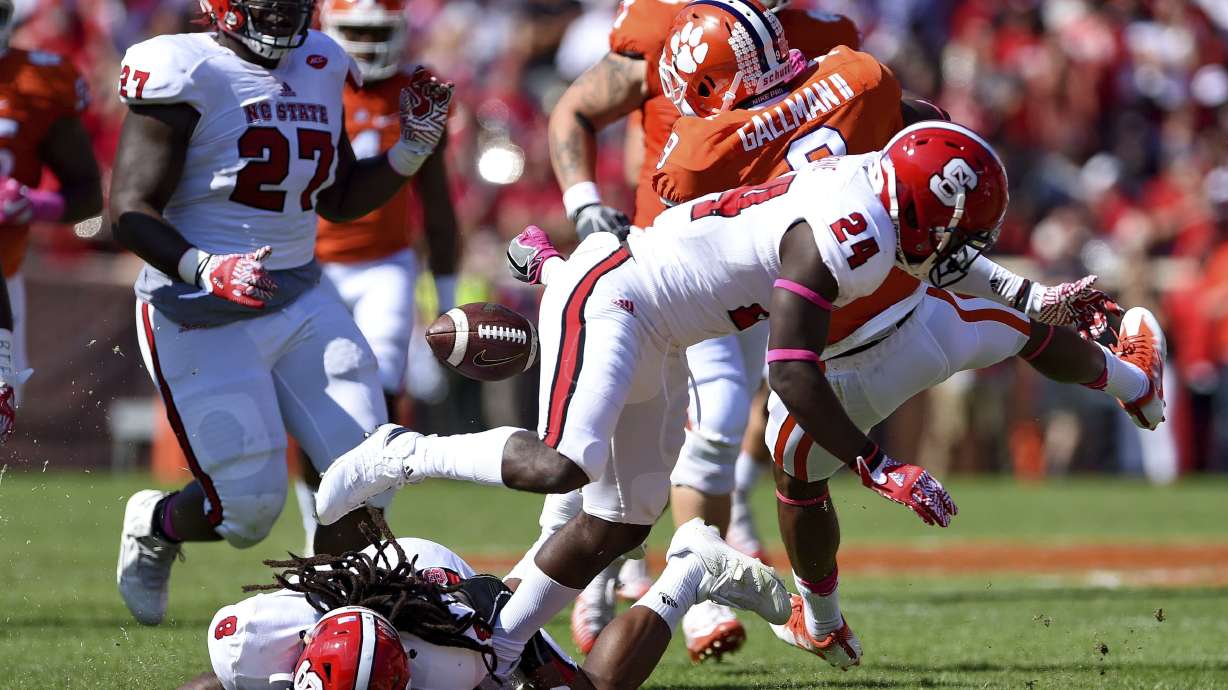 Clemson coach: Injured RB Wayne Gallman won't practice