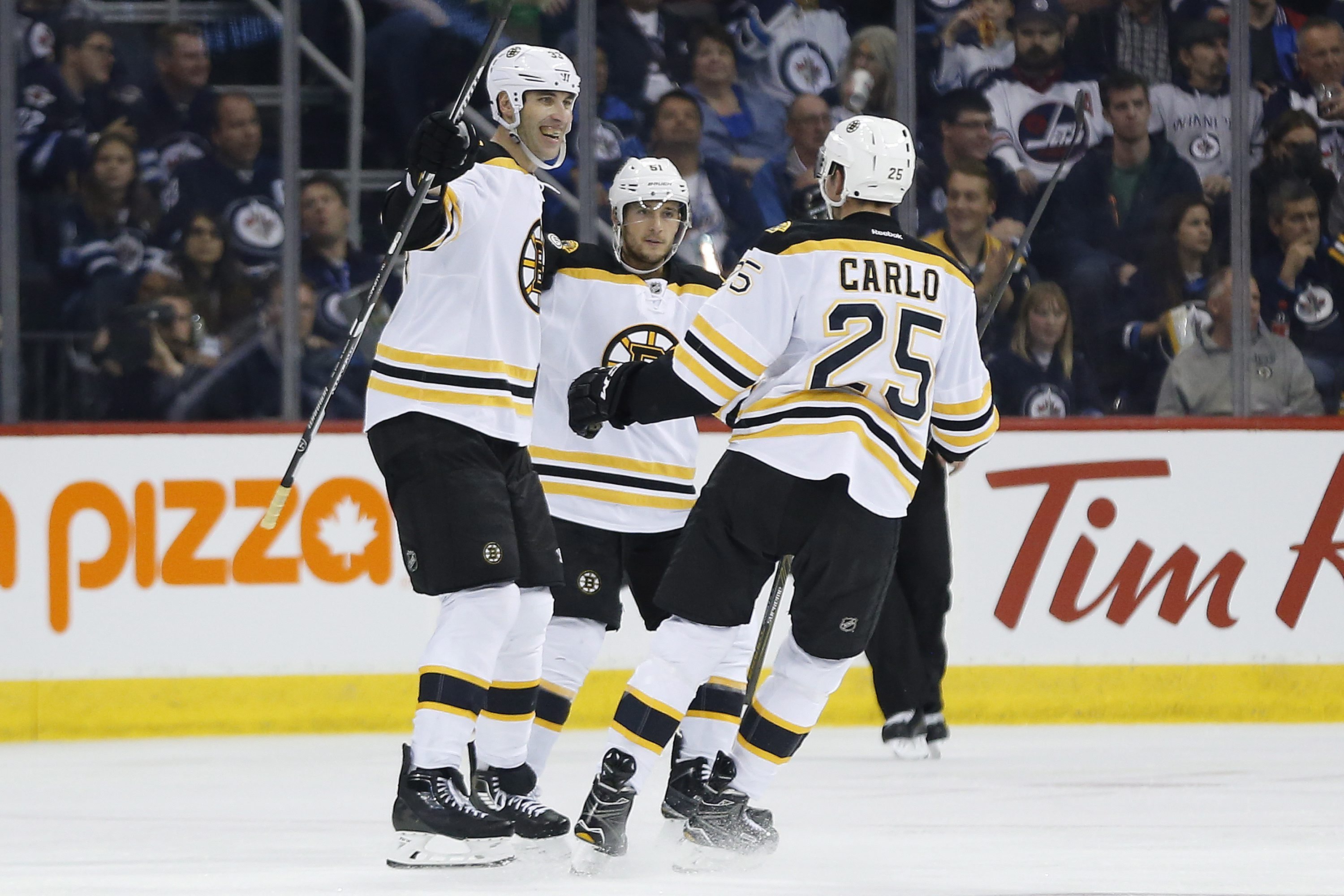 David Pastrnak scores 4th of season, Boston beats Jets 4-1