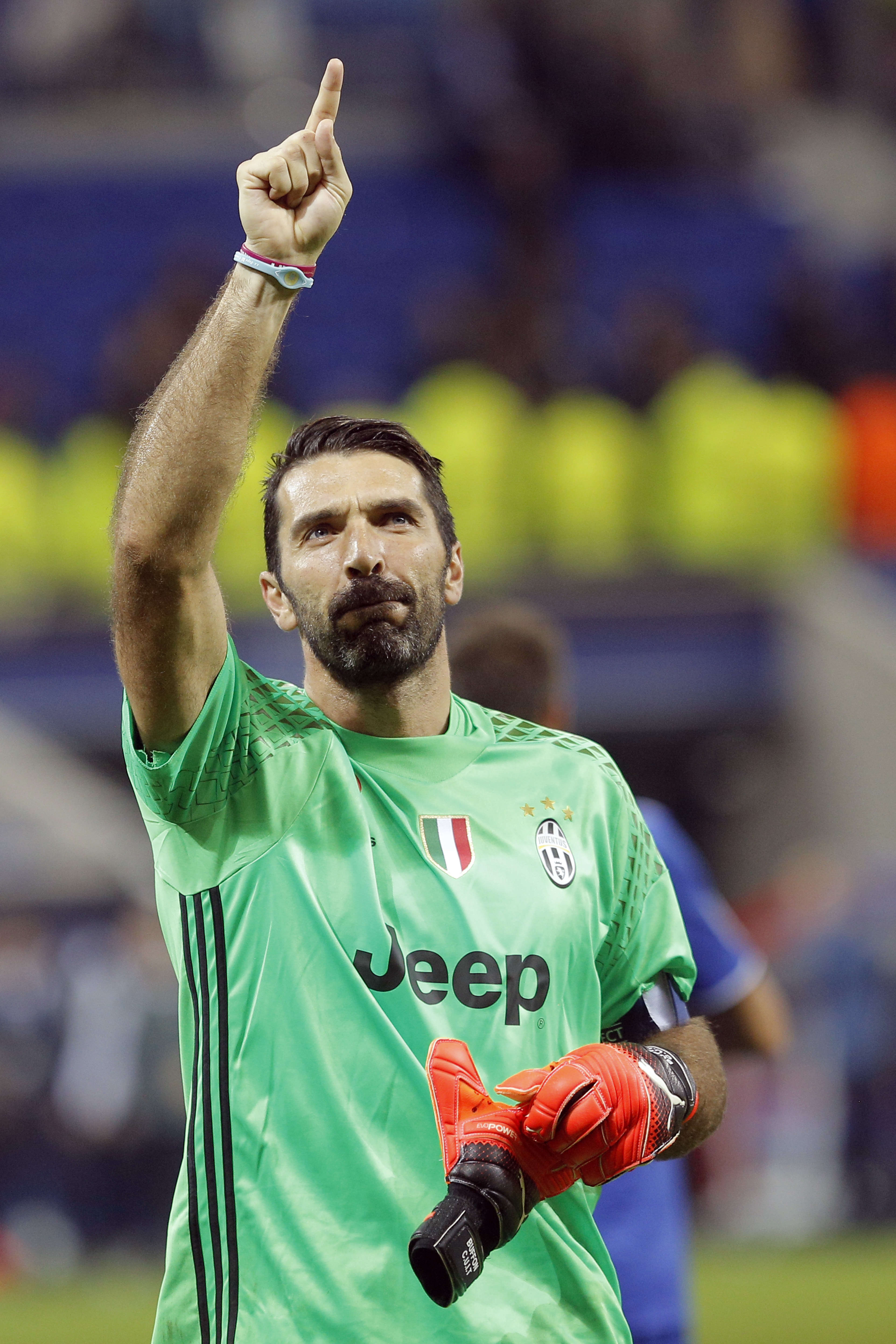 Buffon back to his brilliant best as Juve wins at Lyon