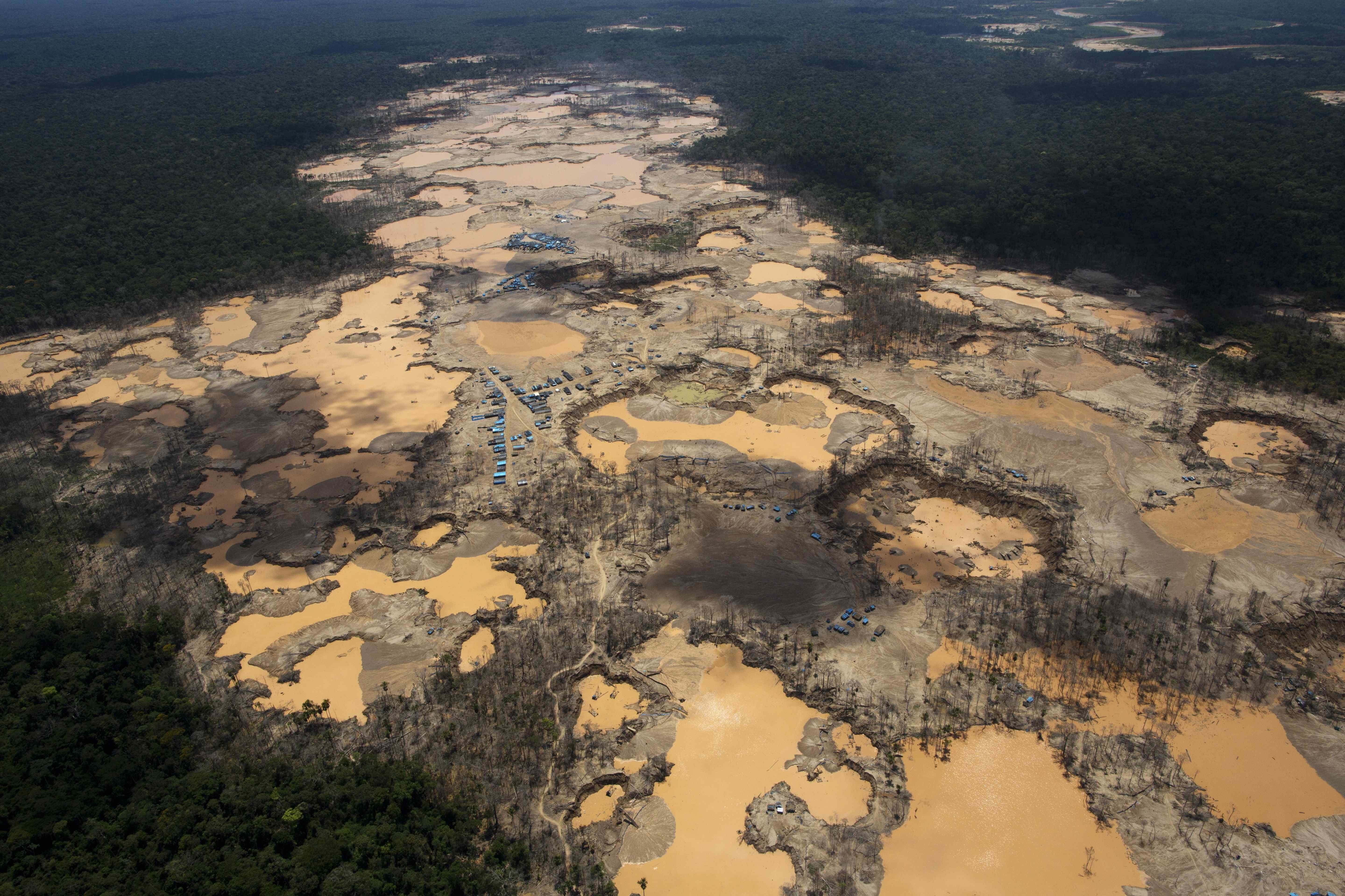 AP Photographer Rodrigo Abd receives Cabot Prize