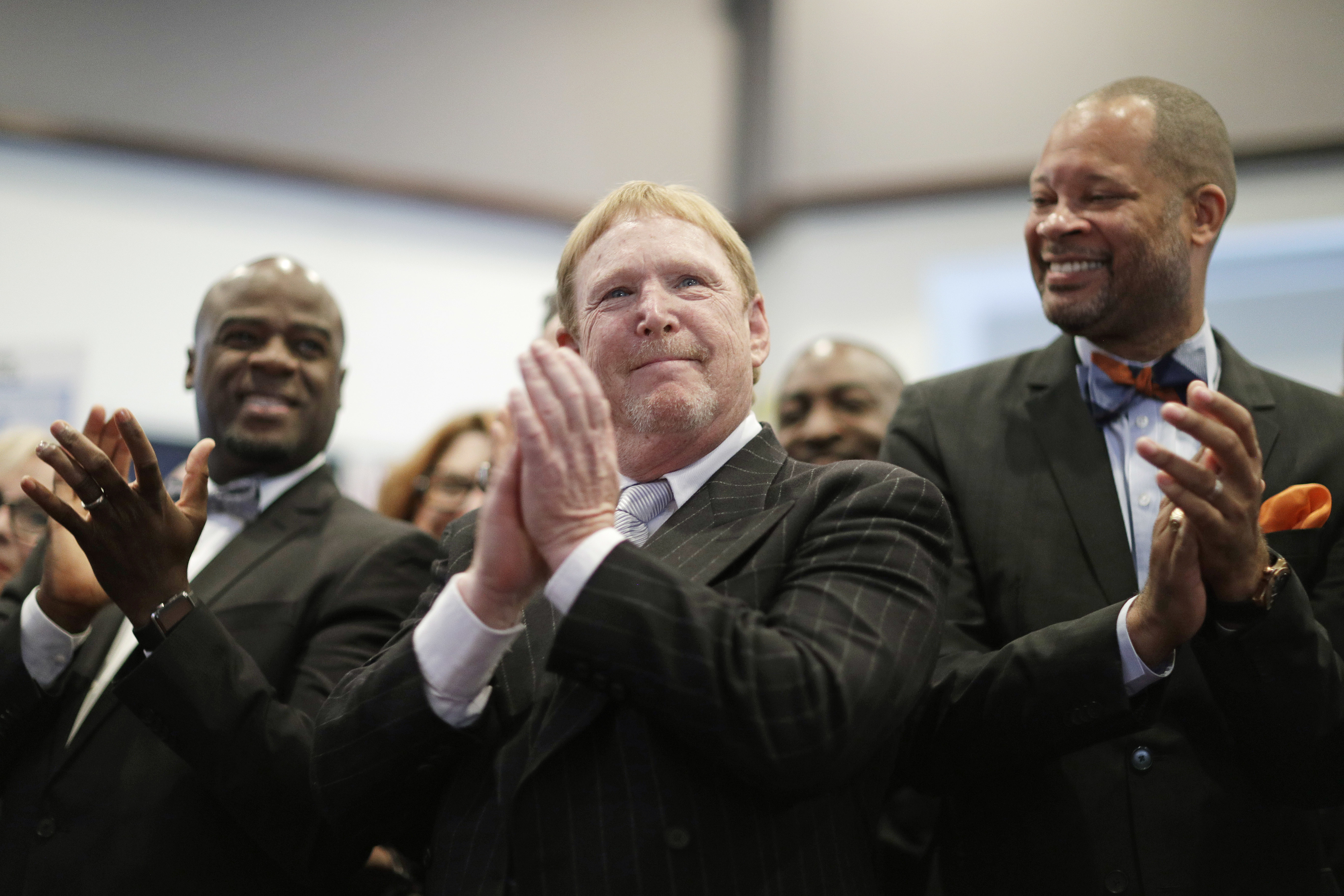 Raiders owner Mark Davis makes presentation to NFL owners