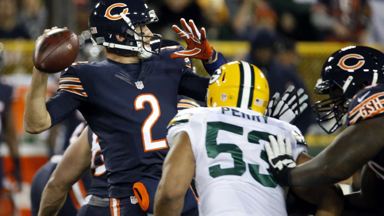 Bears QB Brian Hoyer knocked out with broken left arm