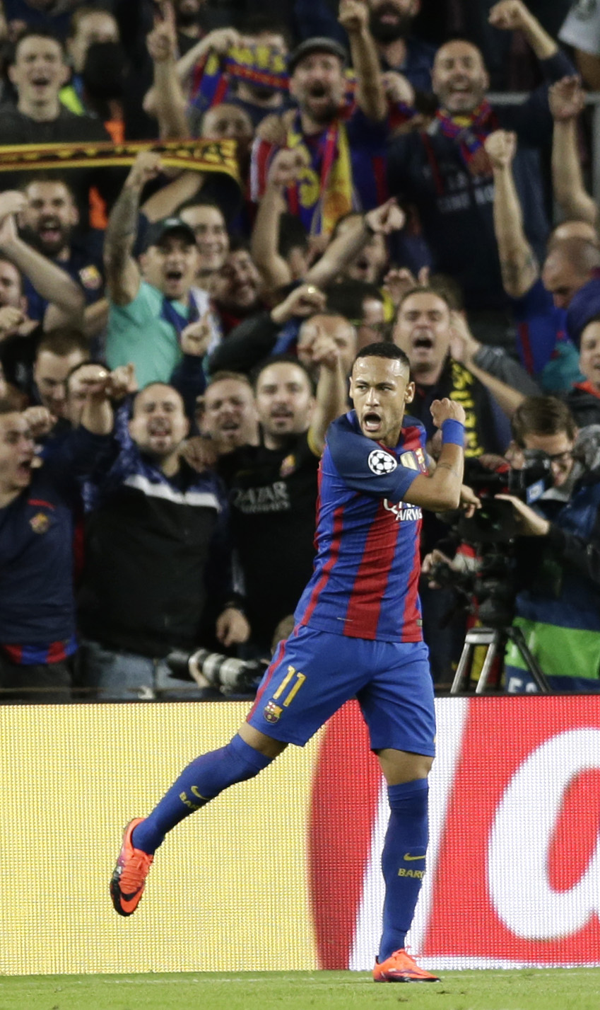 Neymar signs contract extension with Barcelona