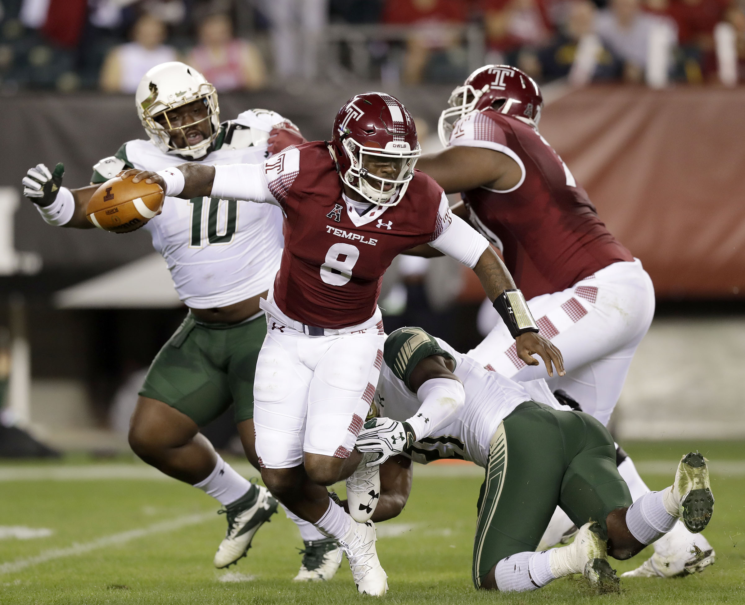 Armstead, Temple run over USF 46-30 to take 1st in AAC East