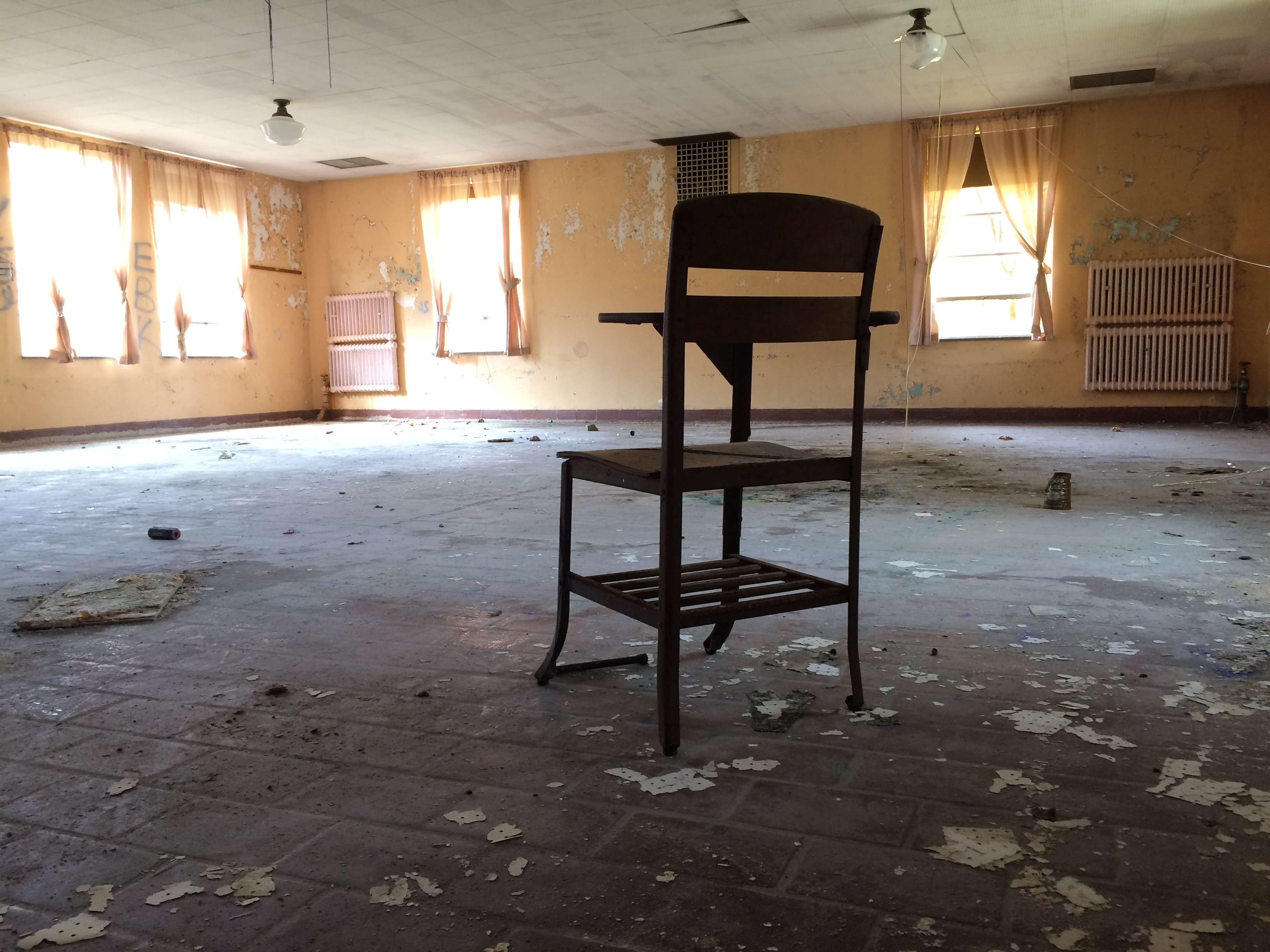 Old mental institution attracts filmmakers and the curious