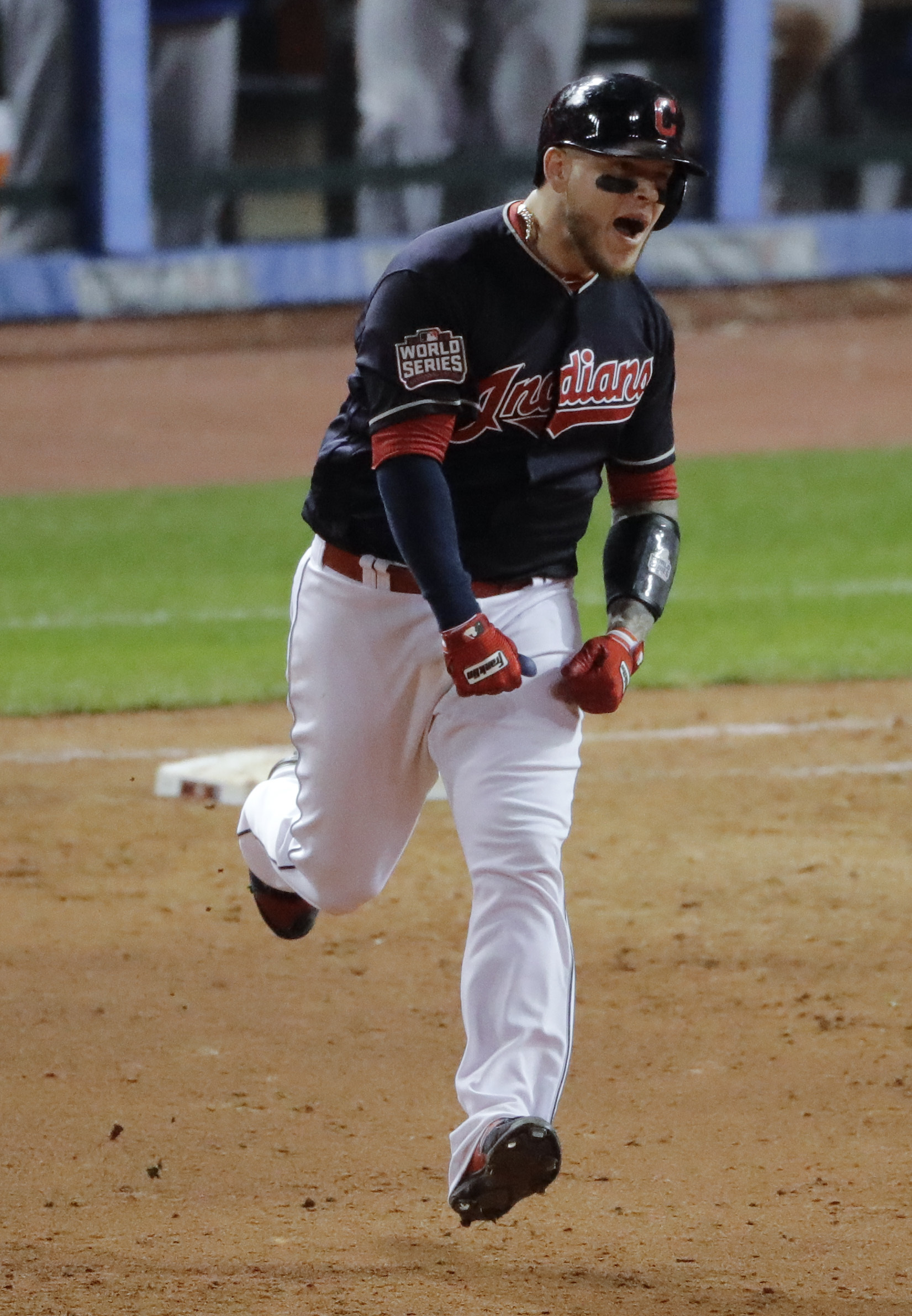Twice as nice: Indians' Perez hits 2 homers in Series opener