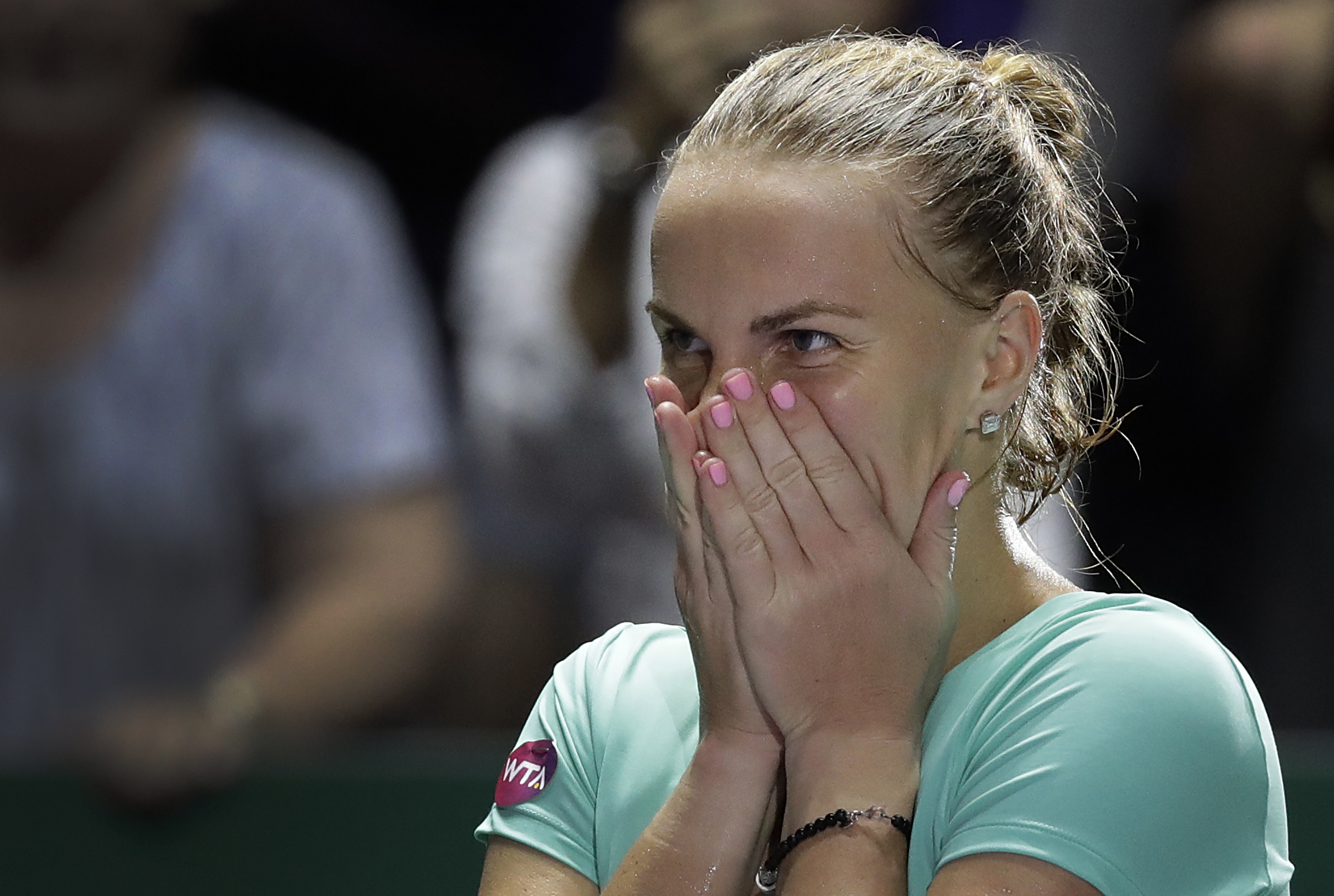 Kuznetsova makes semis at WTA Finals after beating Pliskova