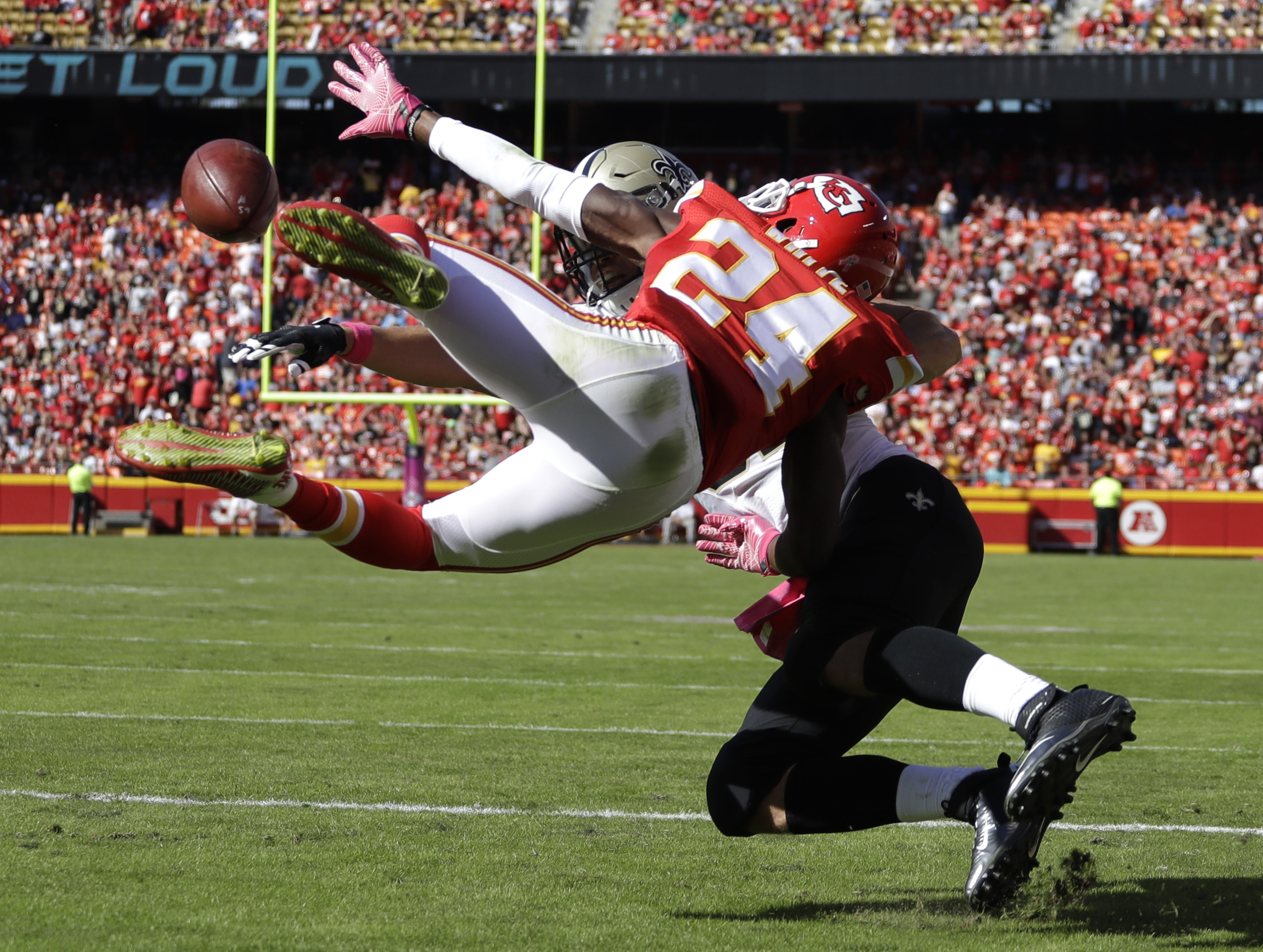 Chiefs rookie CB D.J. White has surgery for fractured hand