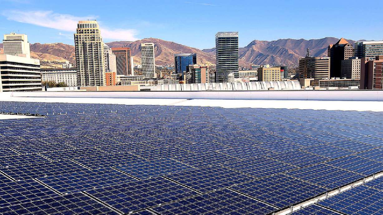 Vivint Arena debuts 2,700-panel rooftop solar system