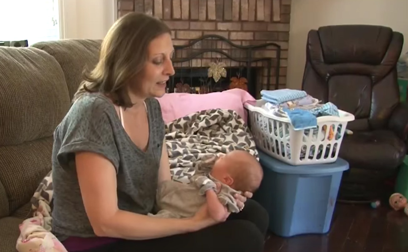 Woman goes to hospital for kidney stones, gives birth to surprise baby