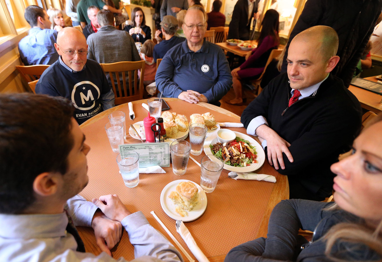 Independent presidential candidate Evan McMullin has lunch with, clockwise from right, Brynnley Pyne, Whitney Sanders, Greg Griggs and Robert McKinnon at Ruth's Diner in Salt Lake City on Tuesday, Nov. 1, 2016. (Photo: Kristin Murphy, Deseret News)