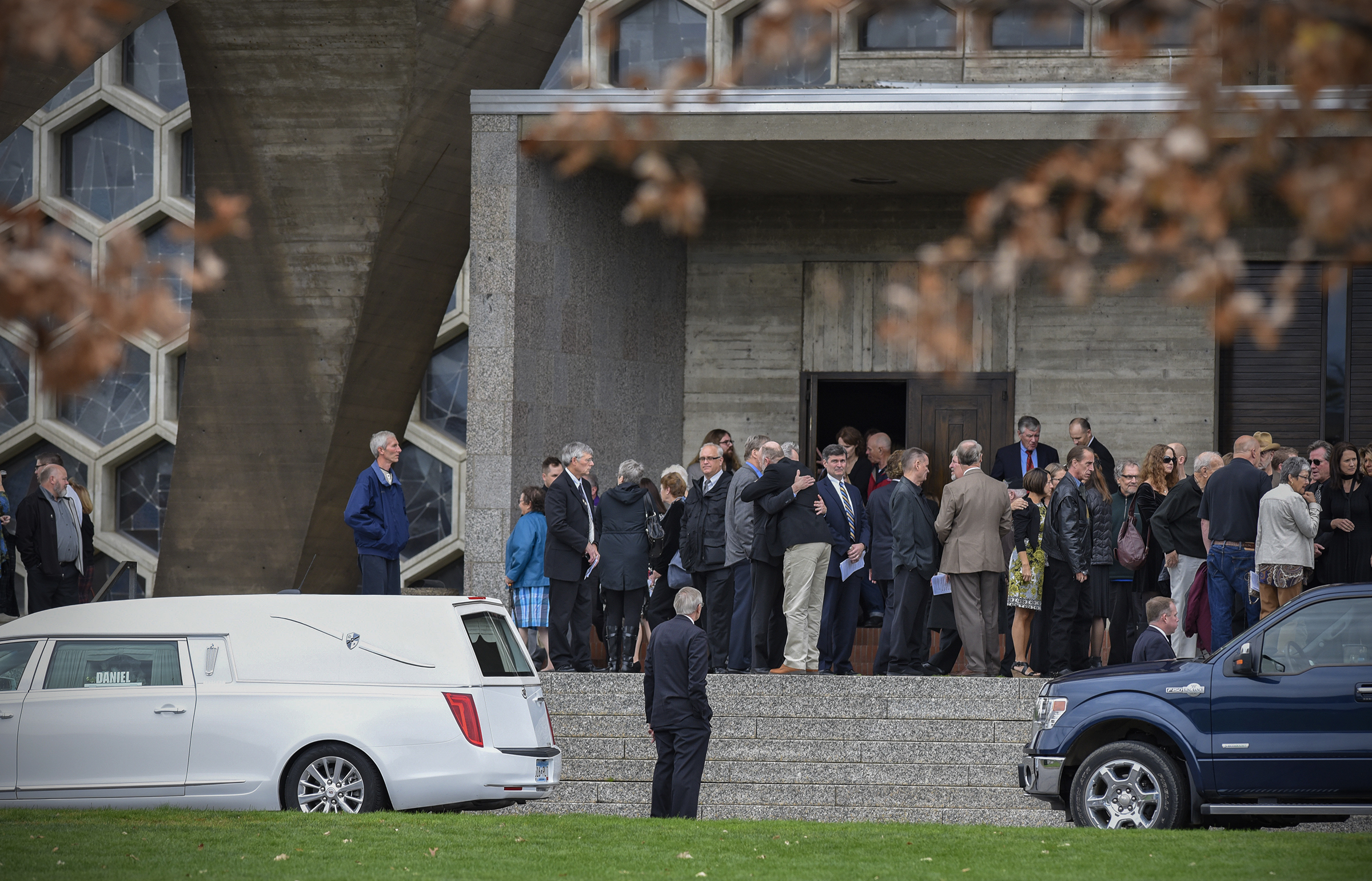Singer Bobby Vee recalled as 'ambassador of joy' at funeral