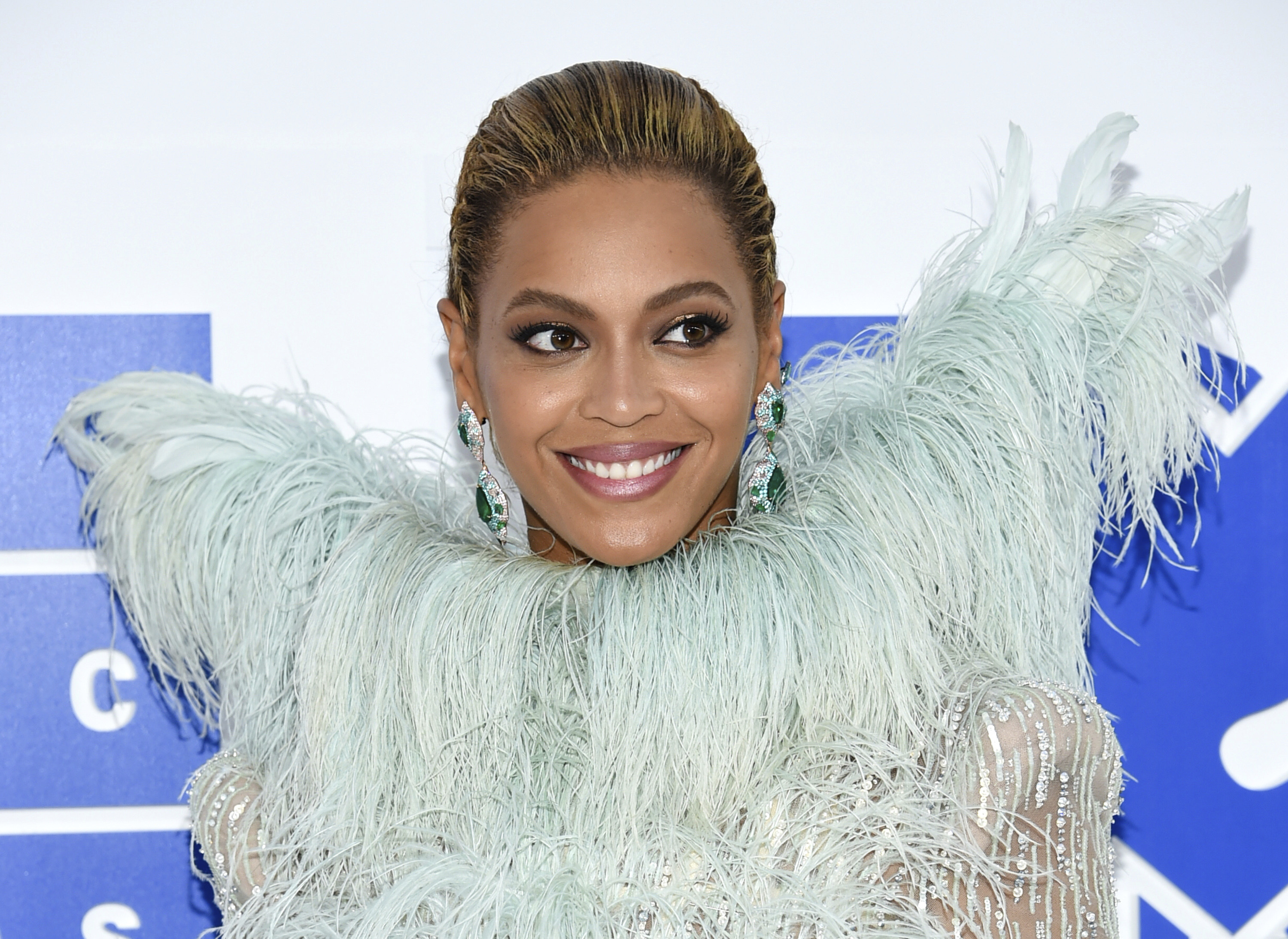Beyonce-Dixie Chicks collab sparks a clash on social media