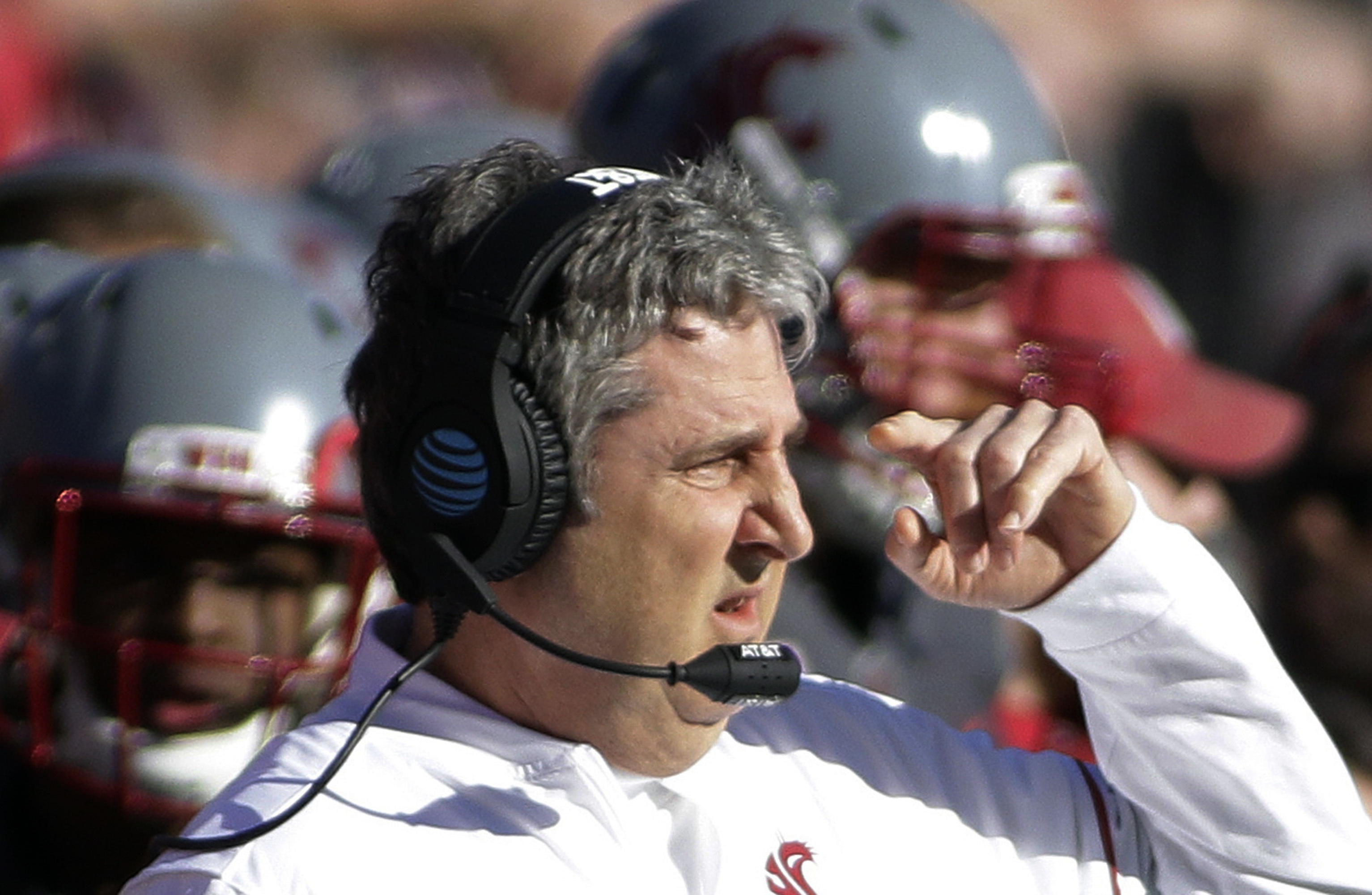 Luke Falk leads No. 25 Washington State past Arizona, 69-7