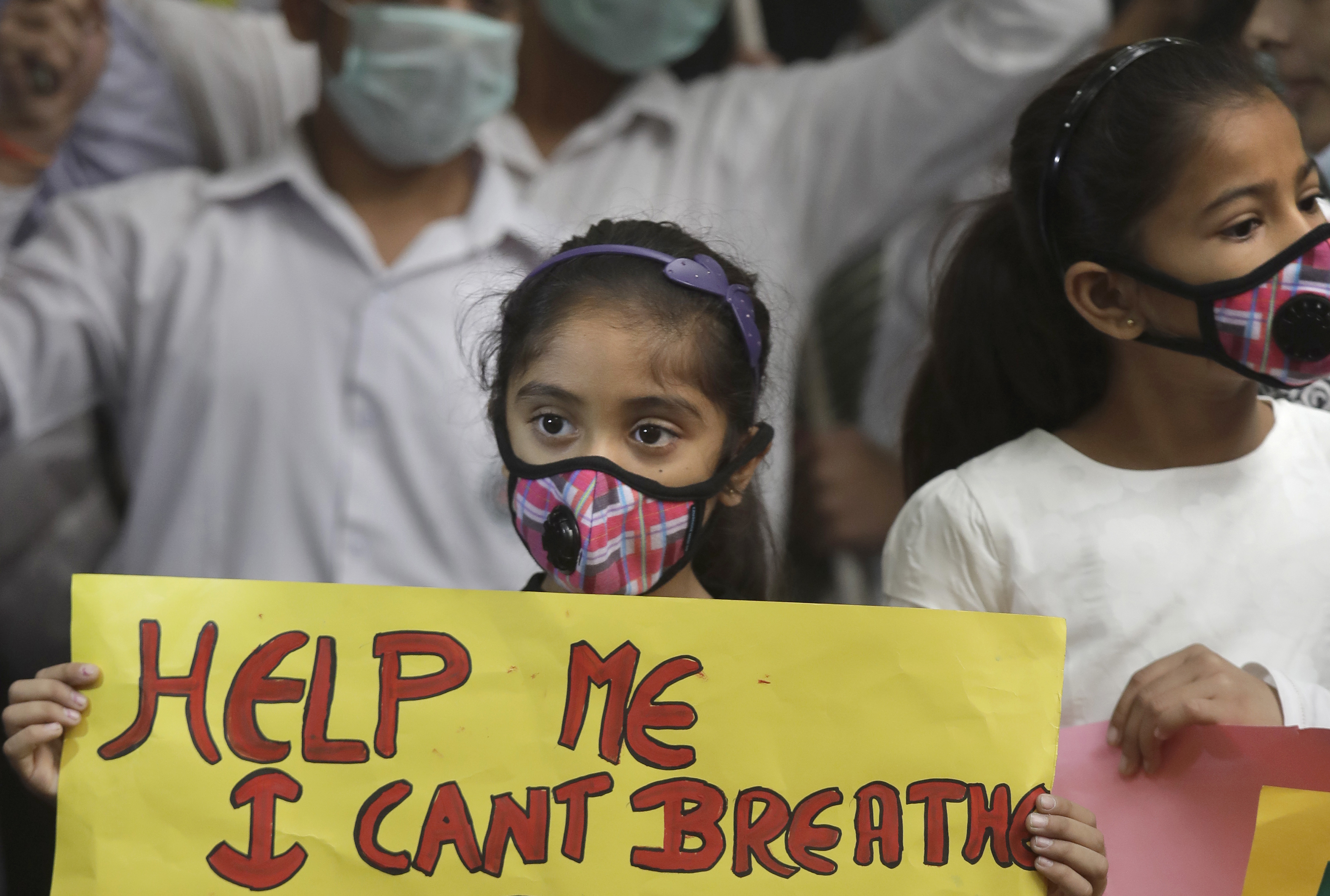 Delhi shuts schools, halts construction to tackle pollution