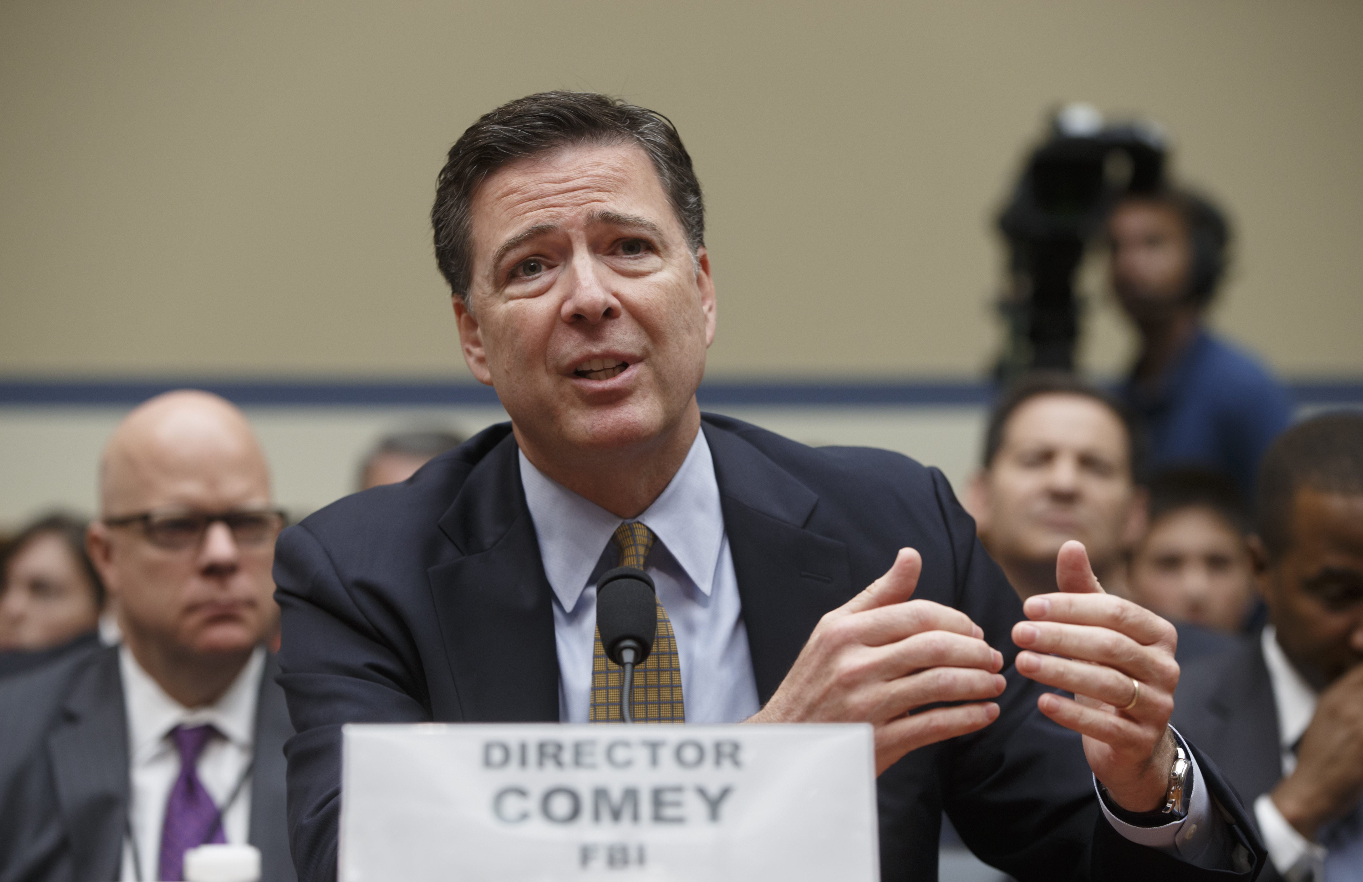Clinton email case handling brings tumultuous time for FBI