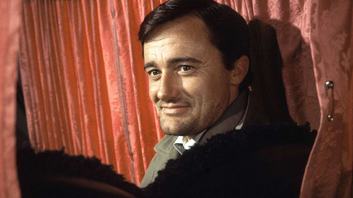 Robert Vaughn, suave 'Man from UNCLE' star, dies at 83