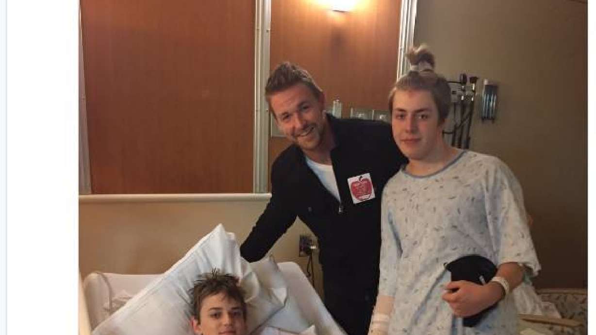 NHL player visits Utah boys injured in car crash that killed parents