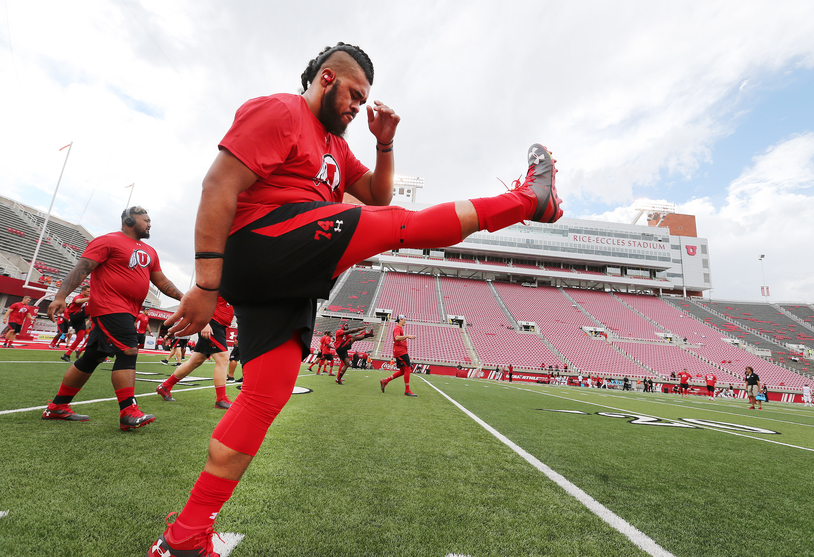 Utah Utes offensive lineman Salesi Uhatafe (74) warms up prior to the game with the Southern Utah Thunderbirds in Salt Lake City on Thursday, Sept. 1, 2016. (Photo: Jeffrey D. Allred, Deseret News)