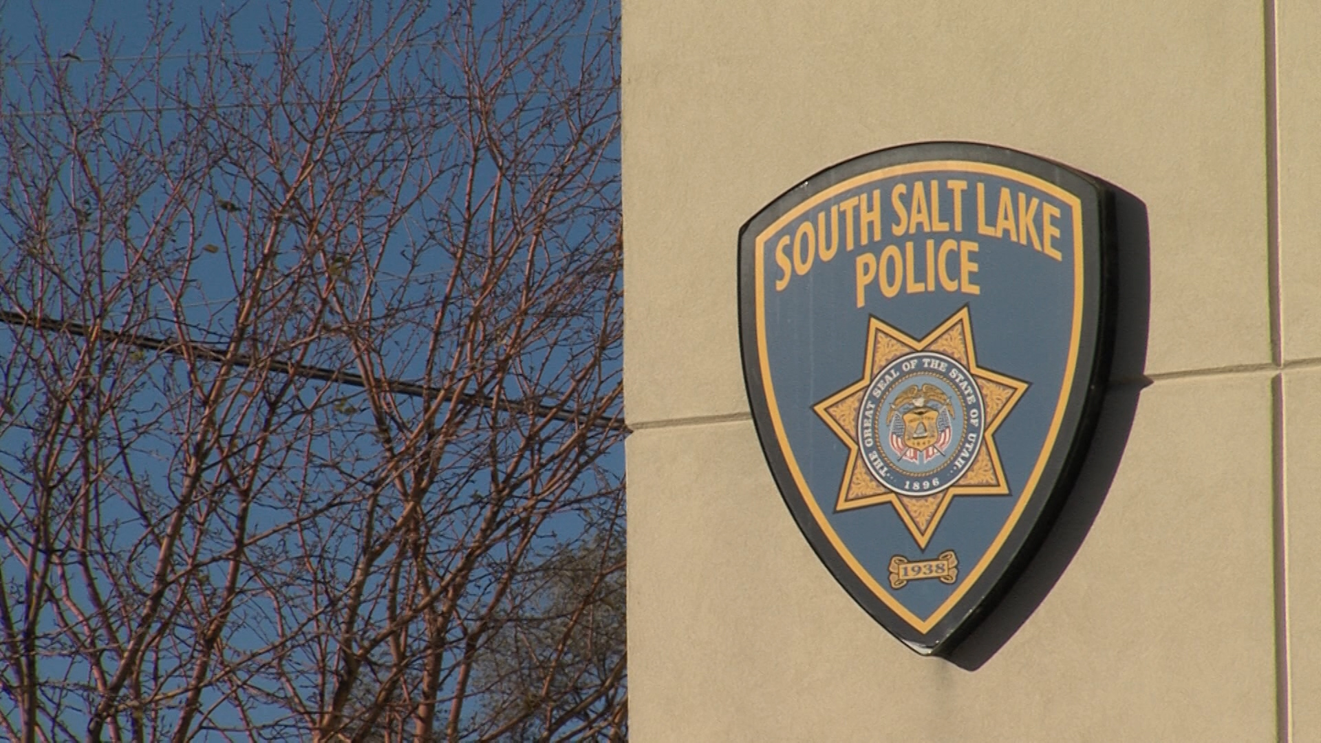 Police: Man in serious condition after South Salt Lake stabbing
