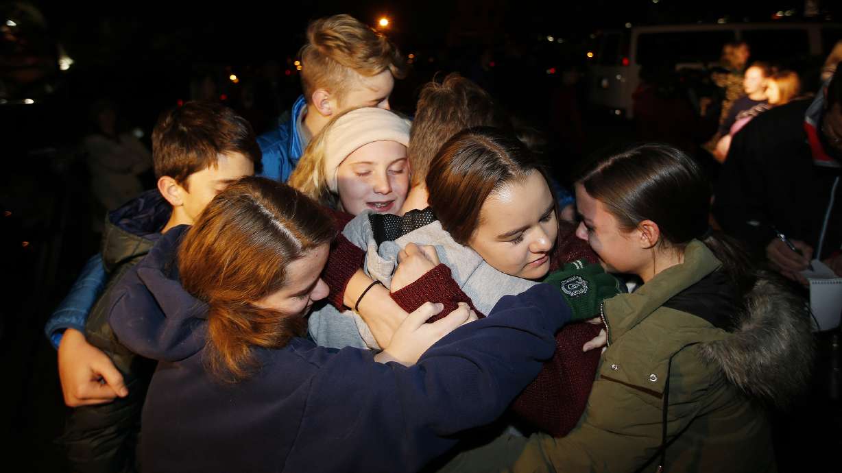 2 Corner Canyon High students killed in Draper rollover