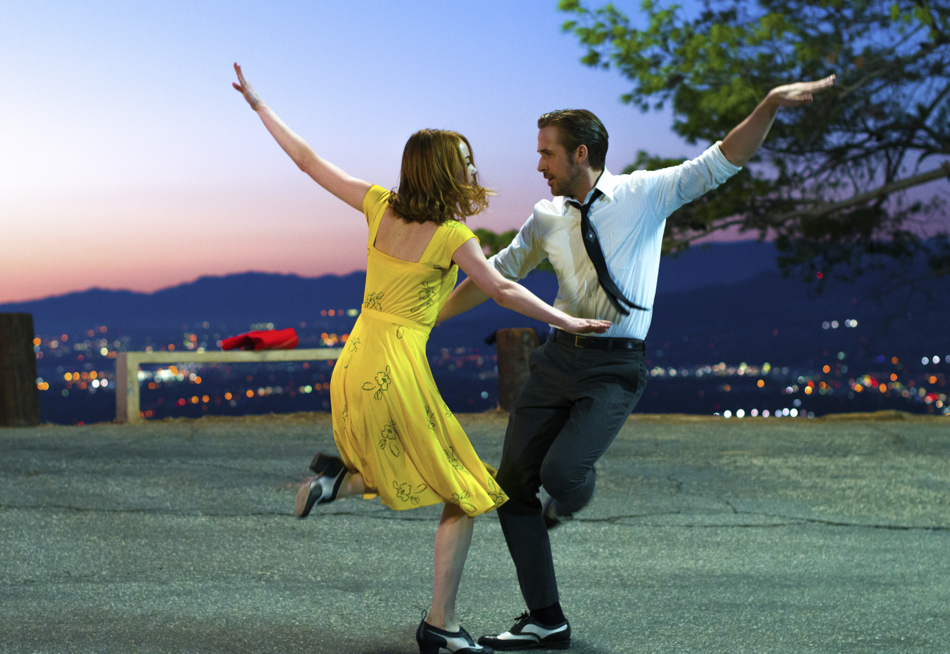 'La La Land' leads Critics Choice Awards with 12 nominations
