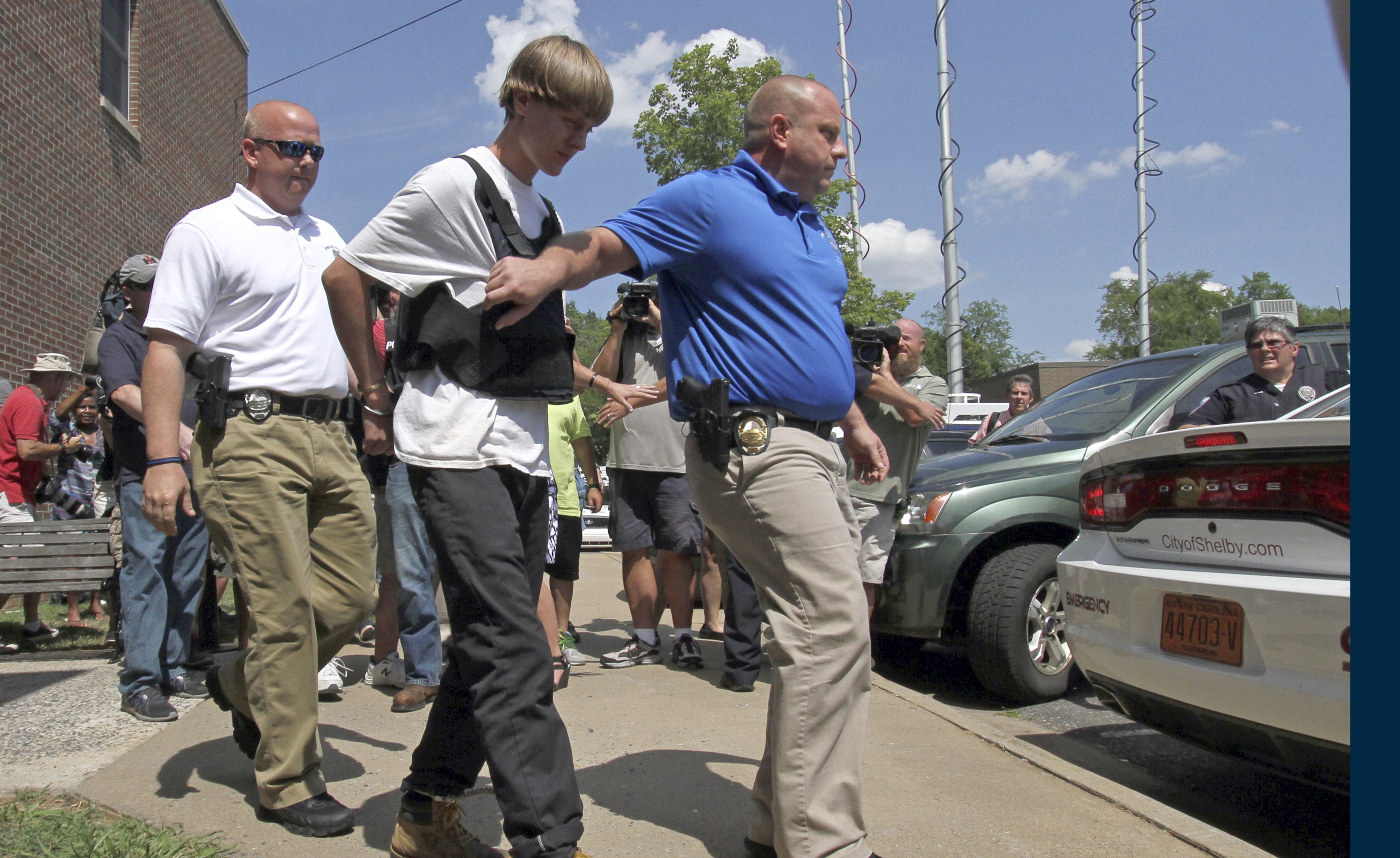 Dylann Roof to judge: Let lawyers back on death penalty case