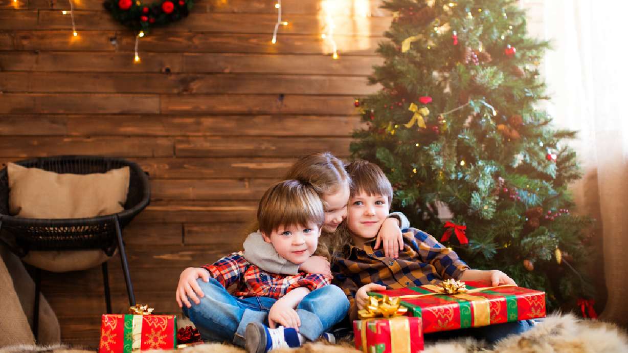 4 ways holiday presents can help a child's development