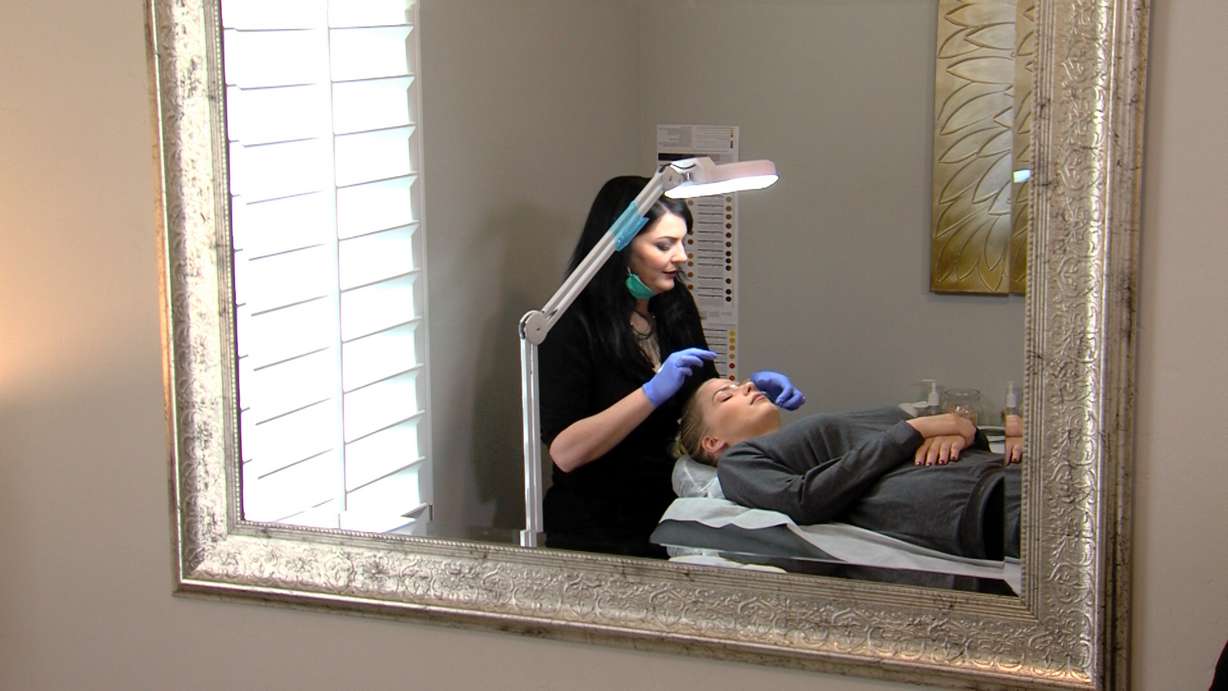 One of the latest beauty trends that women all over Utah are buying into involves ink, needles and your eyebrows. KSL found microblading falls into a gray area over who's really regulating the cosmetic procedure. (KSL TV)