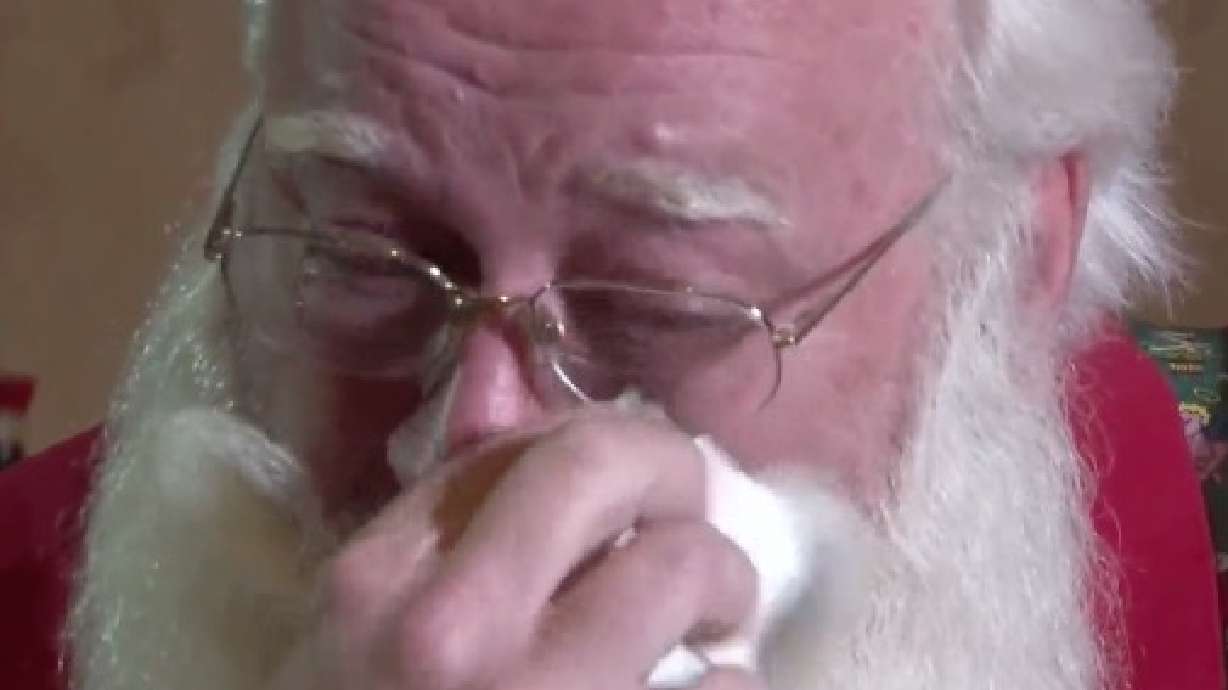 Terminally ill 5-year-old dies in Santa's arms