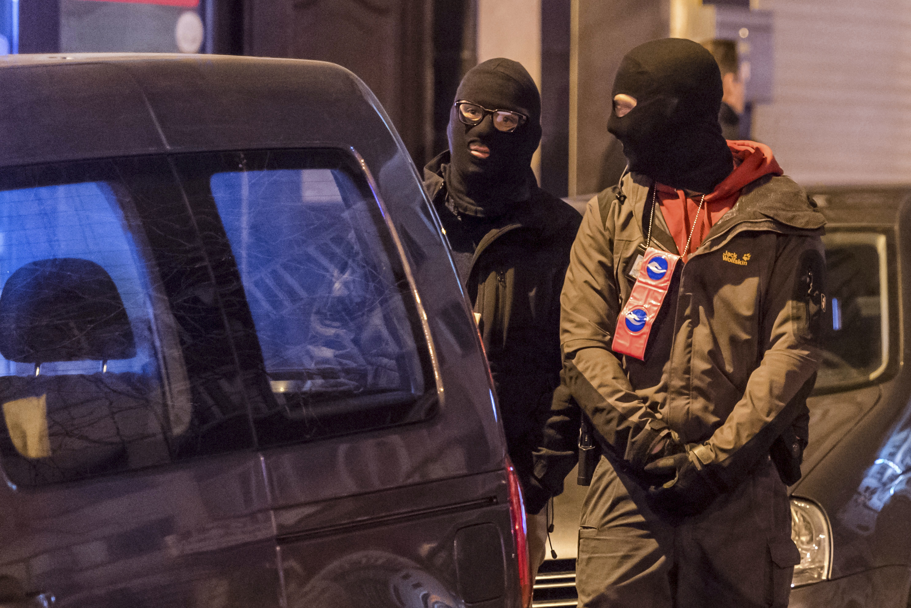 Belgian police detain one, seize weapons in Brussels raid
