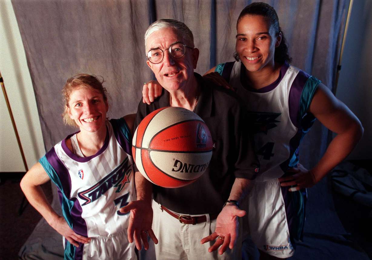 Starzz players Debbie Black (left) and Natalie Williams (right) with head coach Frank Layden. (Photo: Chuck Wing, Deseret News, File)