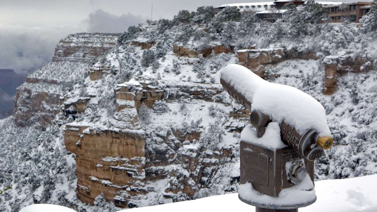 Searchers rescue family stranded in snow near Grand Canyon