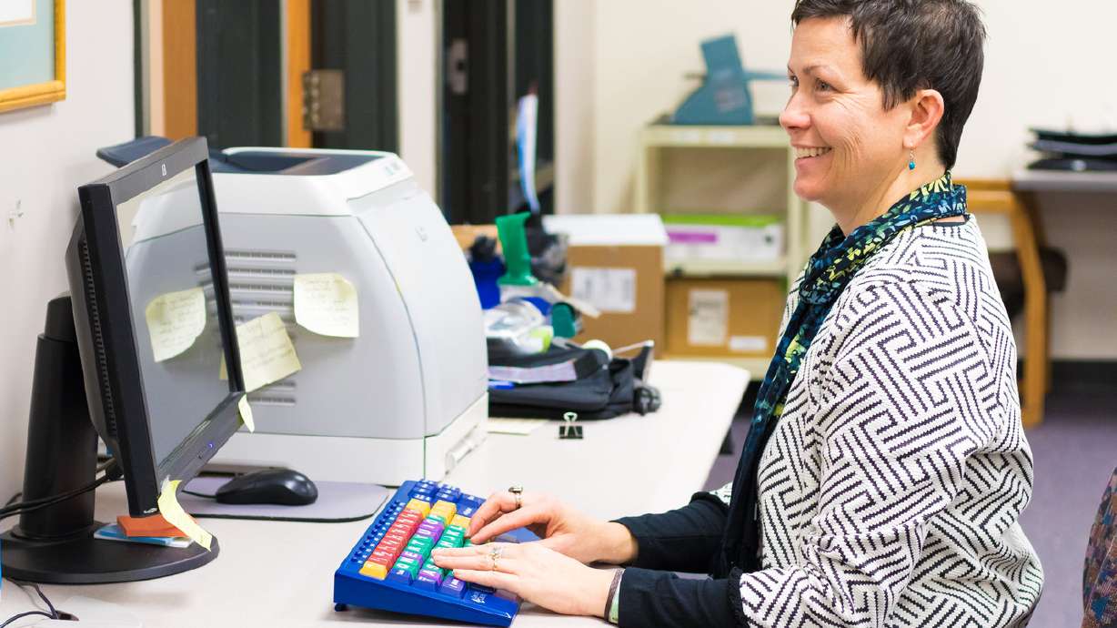 Utah organizations seek to aid students with technology