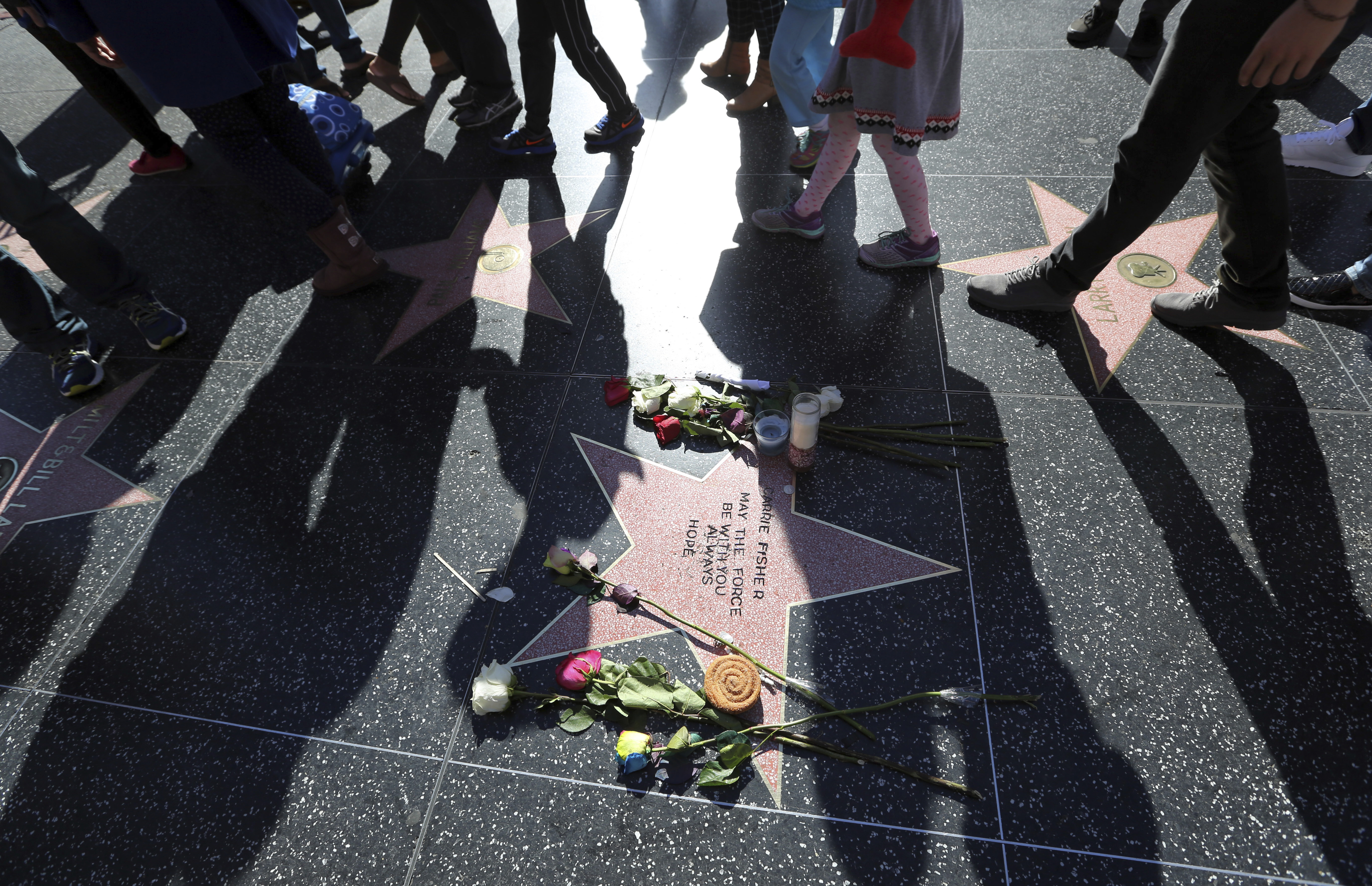 Fans create impromptu Hollywood star for Carrie Fisher