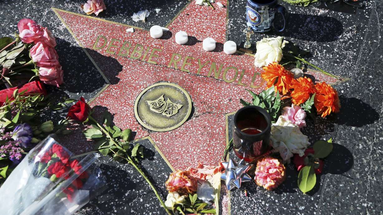 Debbie Reynolds and Carrie Fisher to be buried together